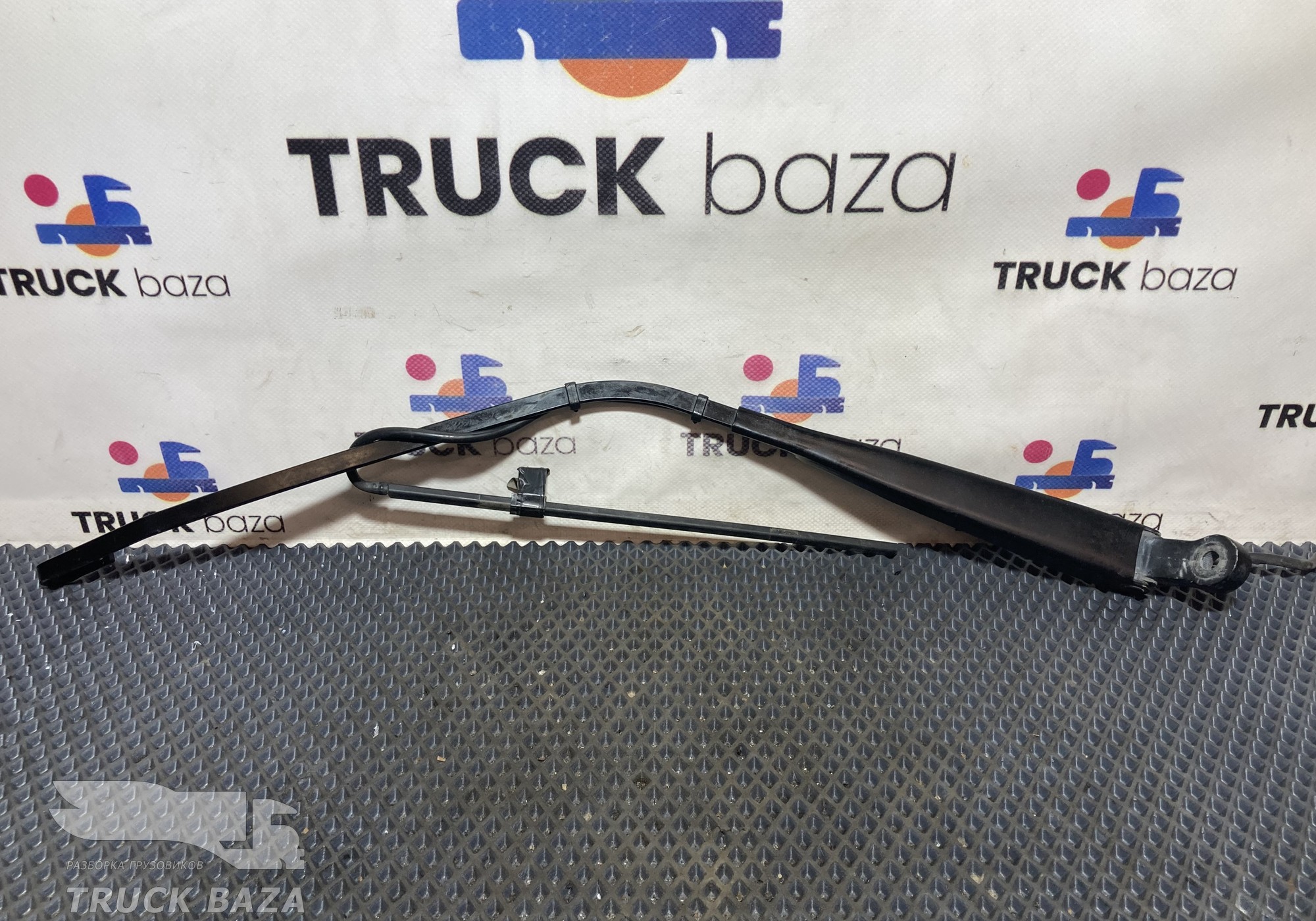 A9608201044 Поводок стеклоочистителя