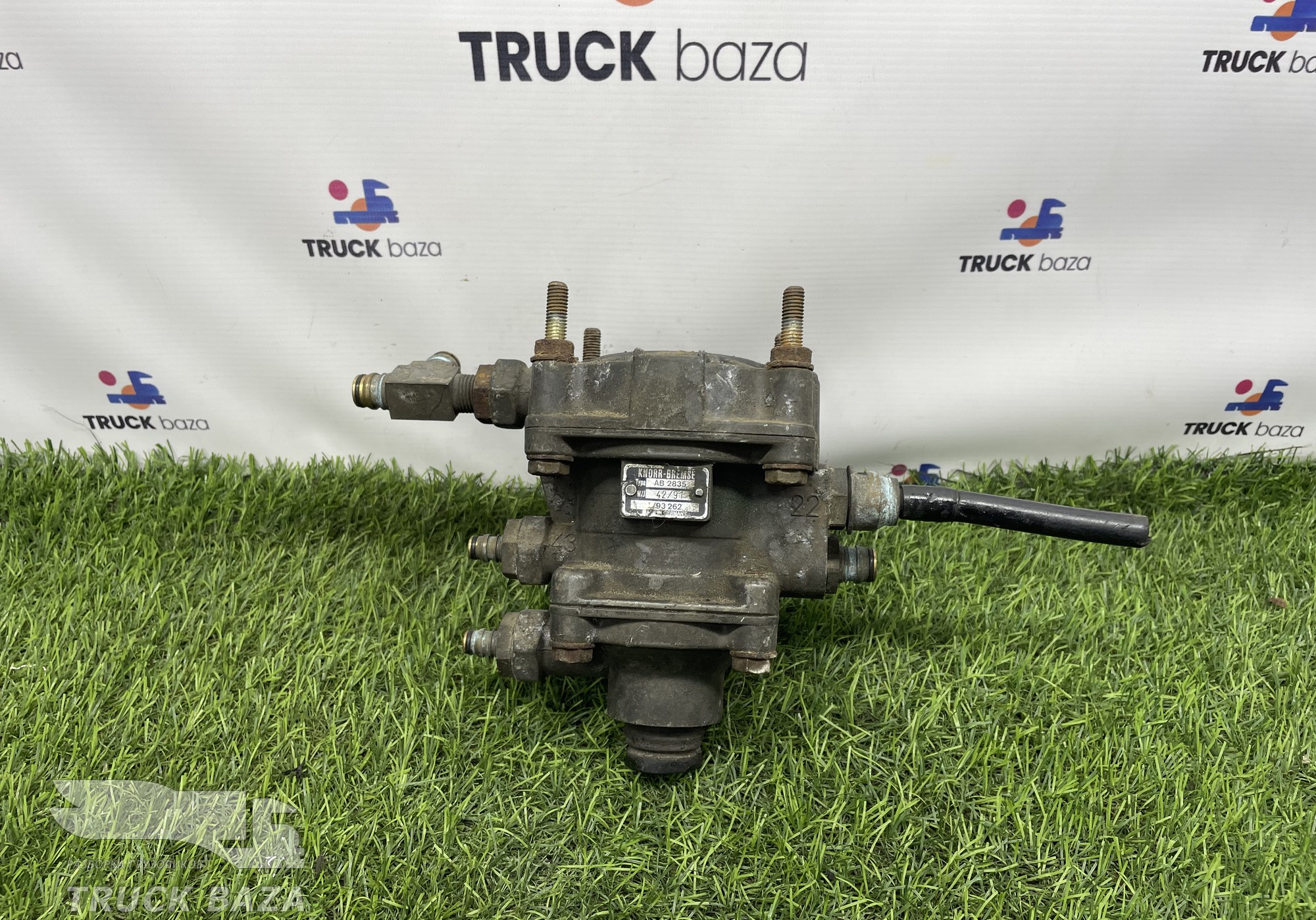 AB2835 Кран управления тормозами прицепа