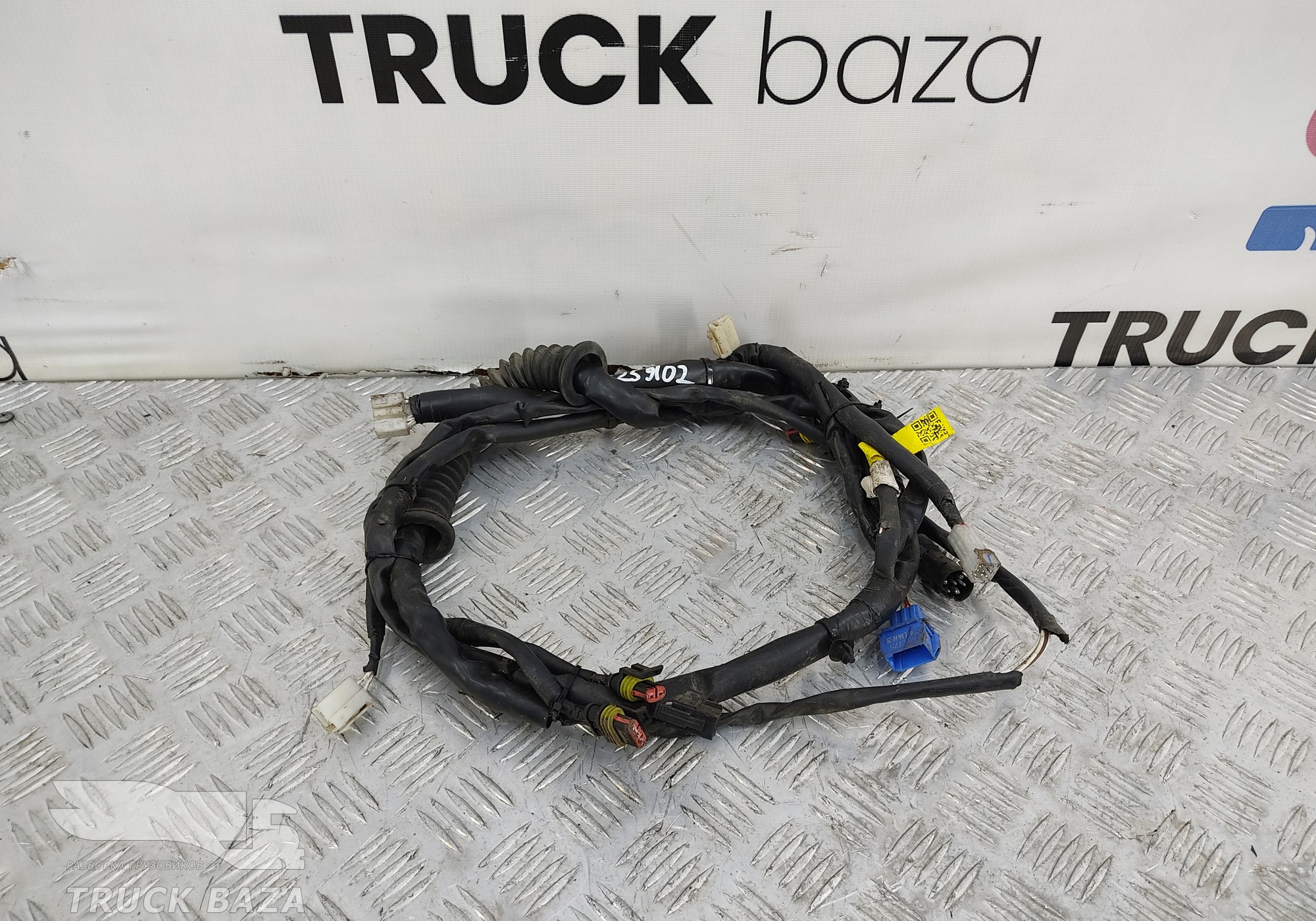 DZ97189772719 Проводка двери левой для Shacman X3000 (с 2014)