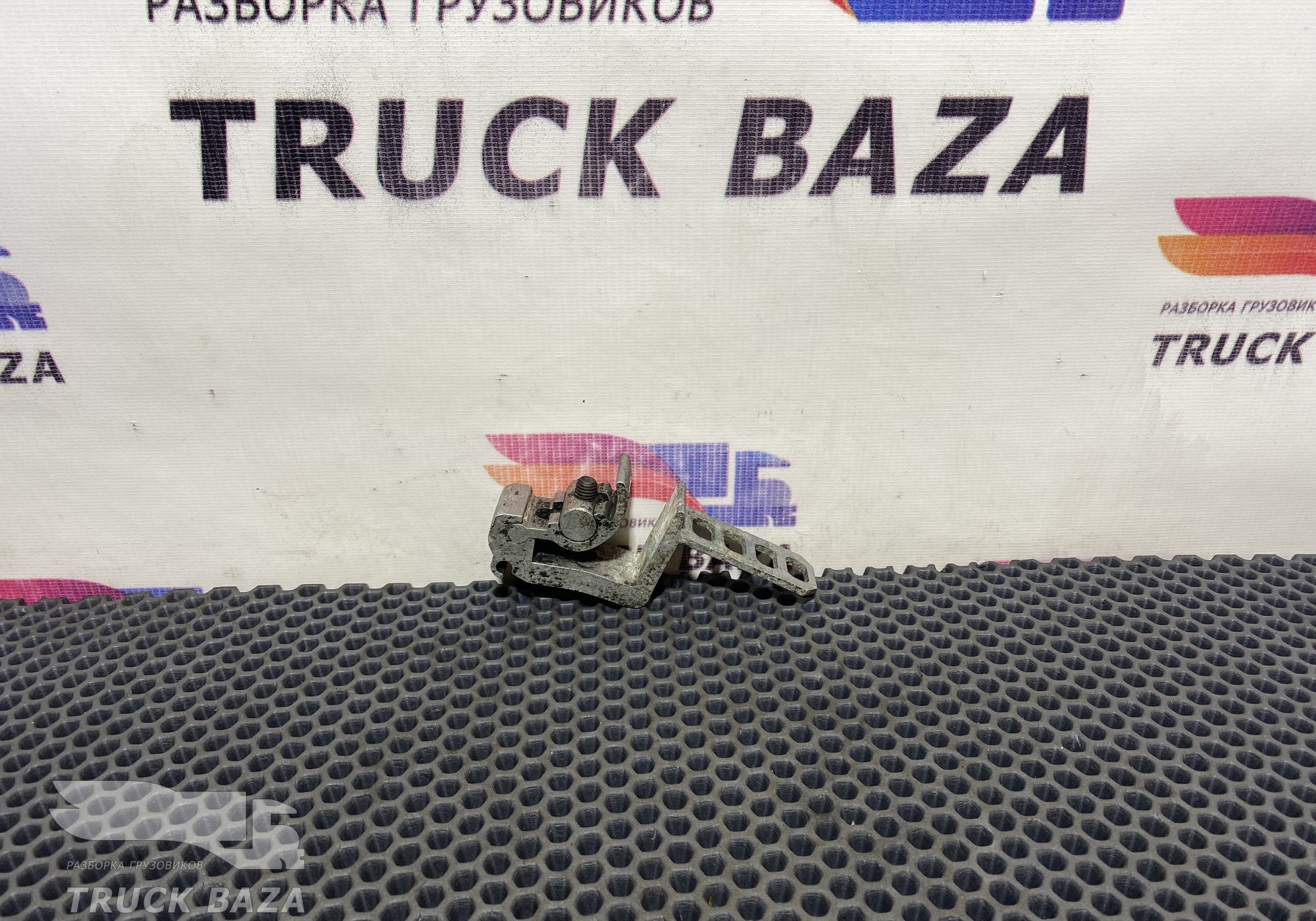 1878229 Кронштейн трубок AdBlue для Scania 3-series R (с 1988 по 1997)