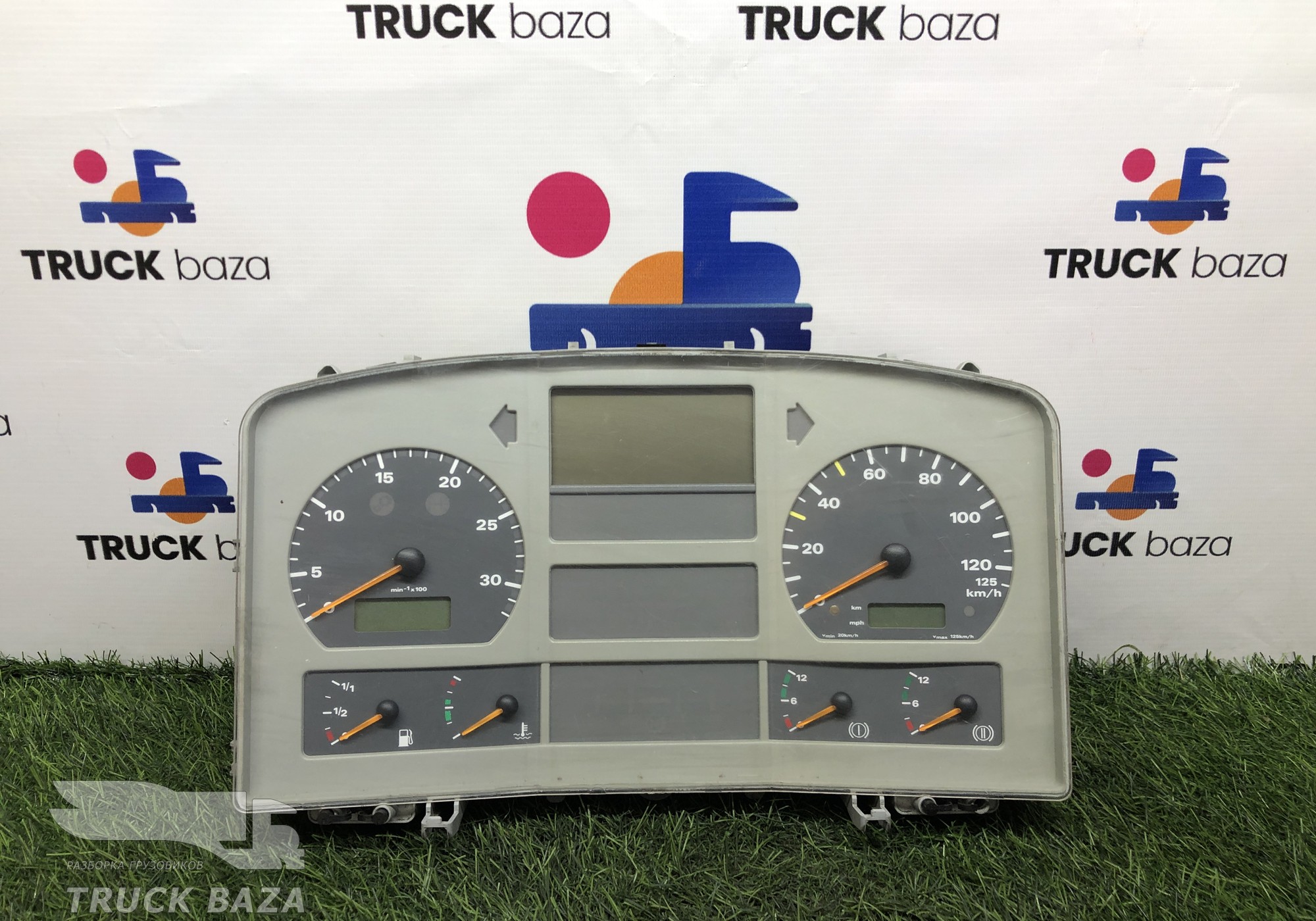 81272026123 Панель приборов для Man