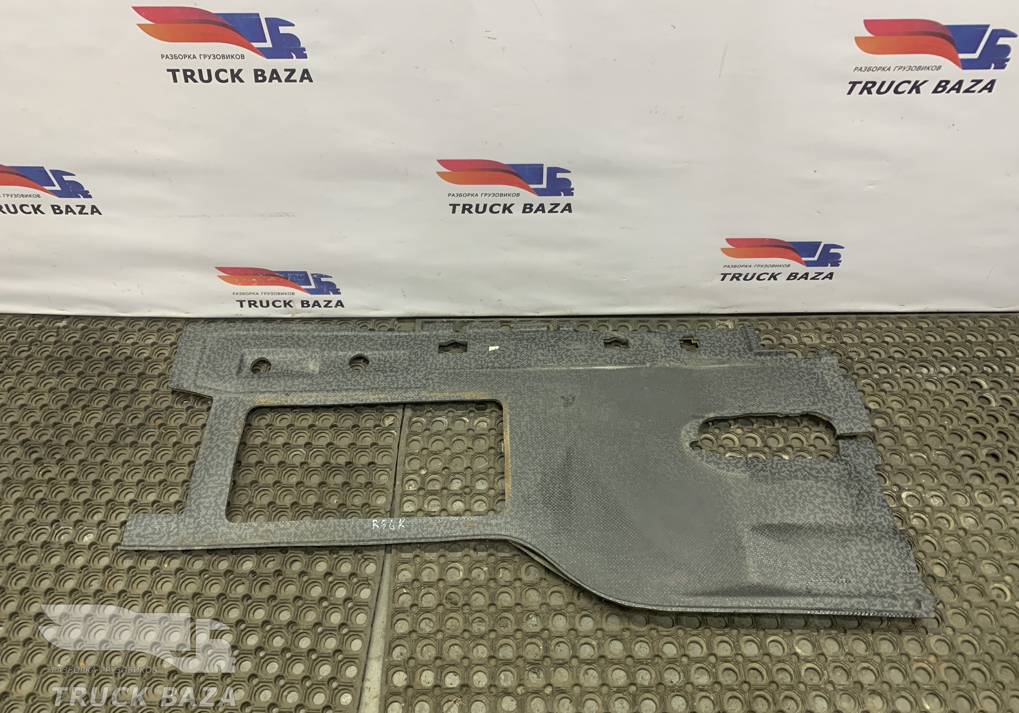 7482294770 Покрытие напольное левое для Renault T (с 2013)