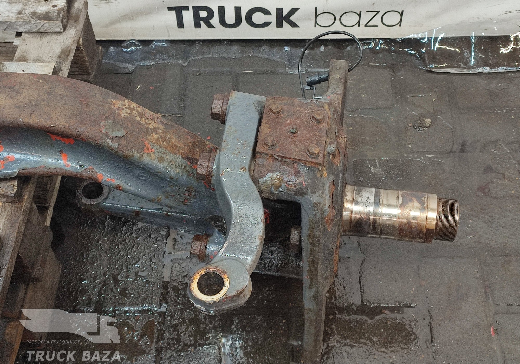 1794845 Кулак поворотный левый для Daf XF105 (с 2005)