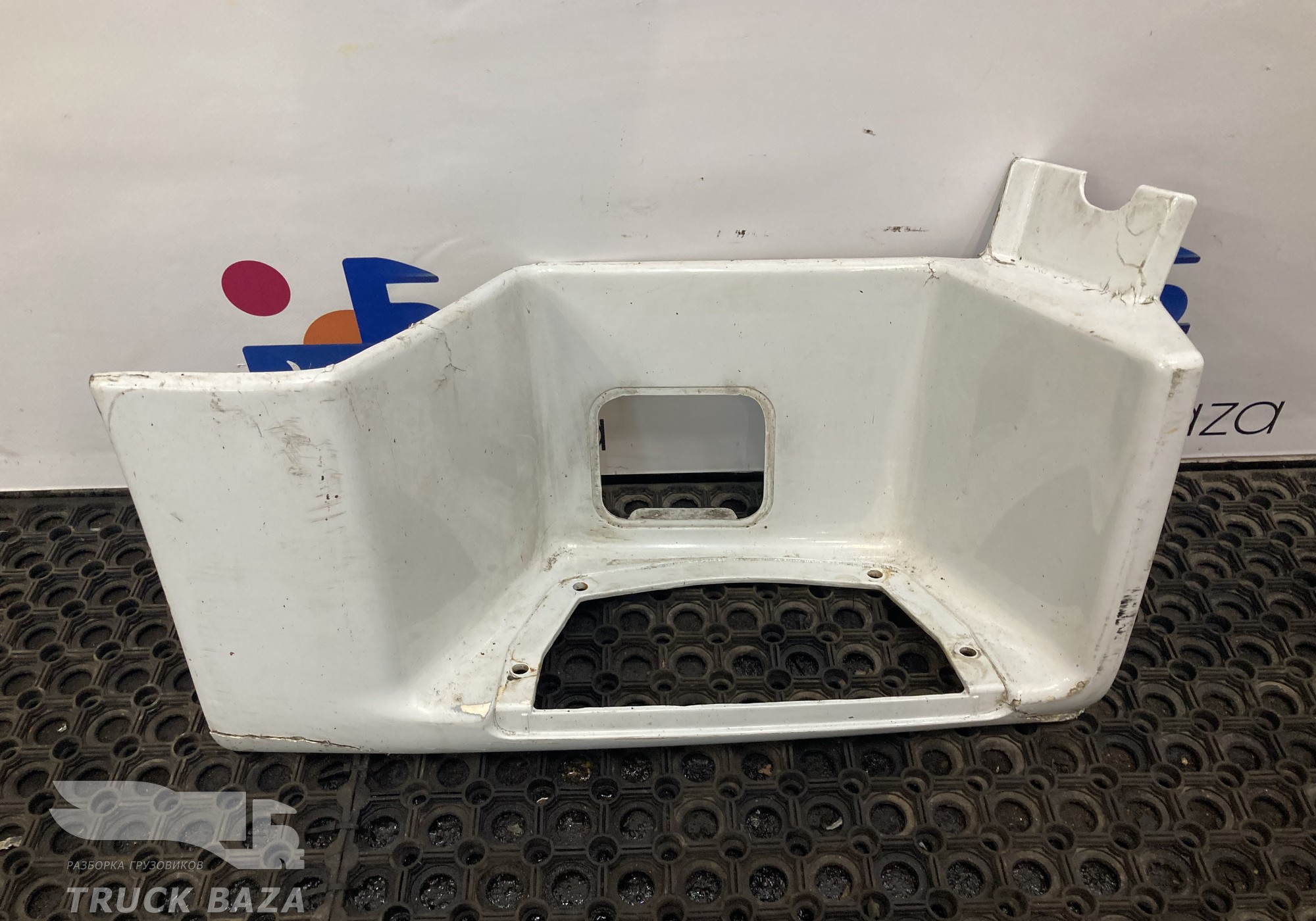 812W615100804 Корпус подножки правой для Sinotruk Sitrak C7H