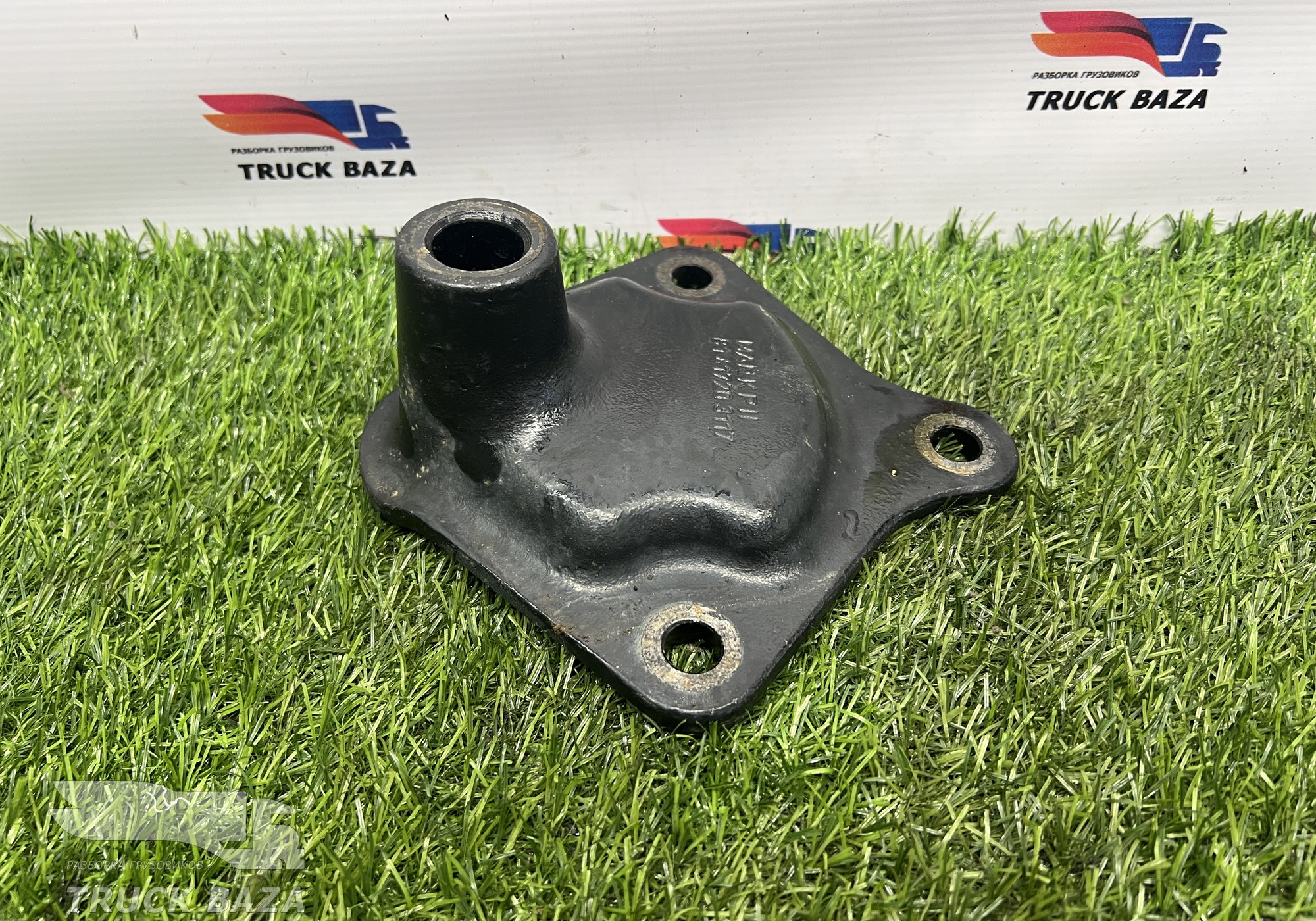 81417203117 Кронштейн цилиндра подъема кабины для Man TGS