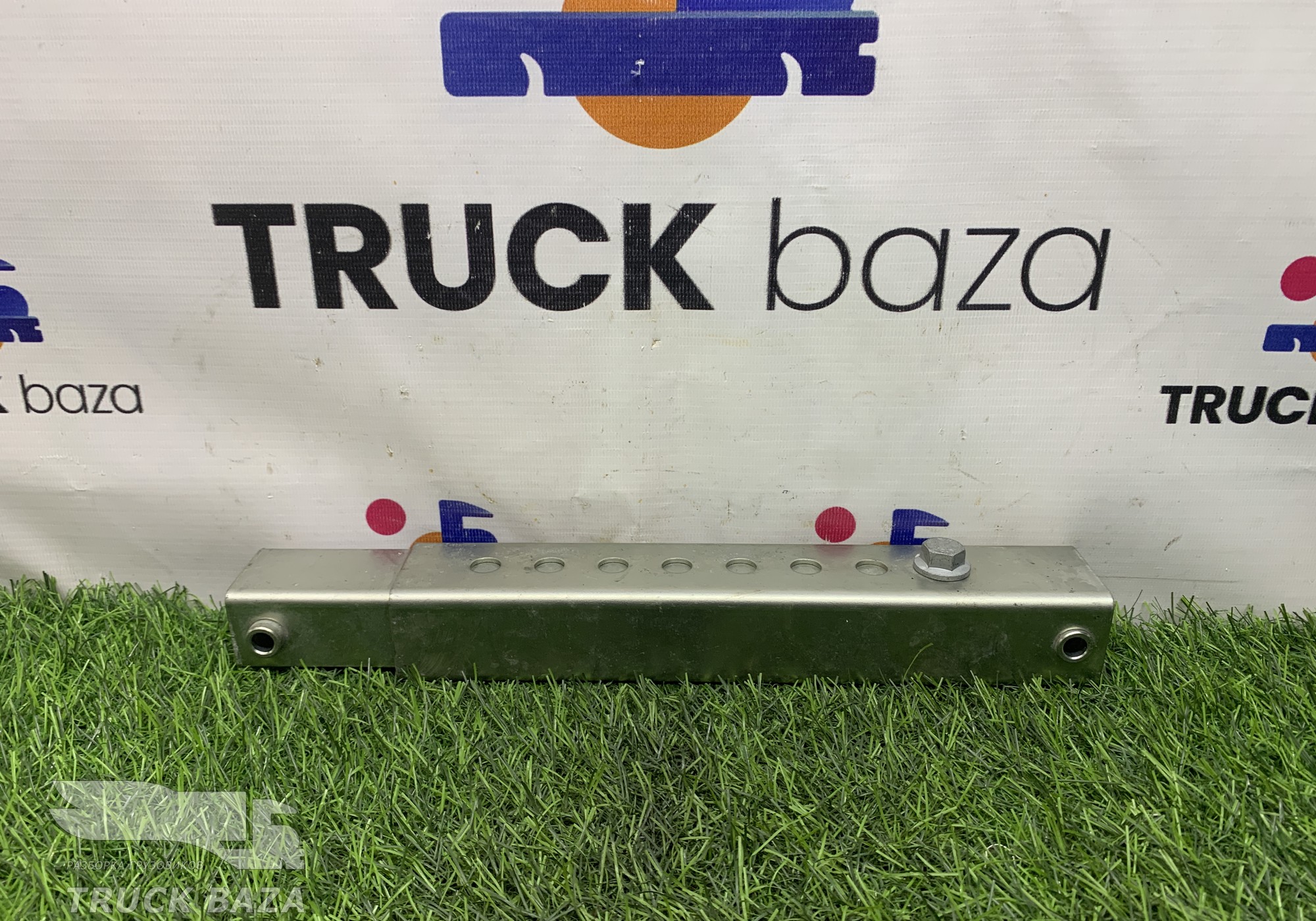 1982723 Кронштейн спойлера верхнего для Daf