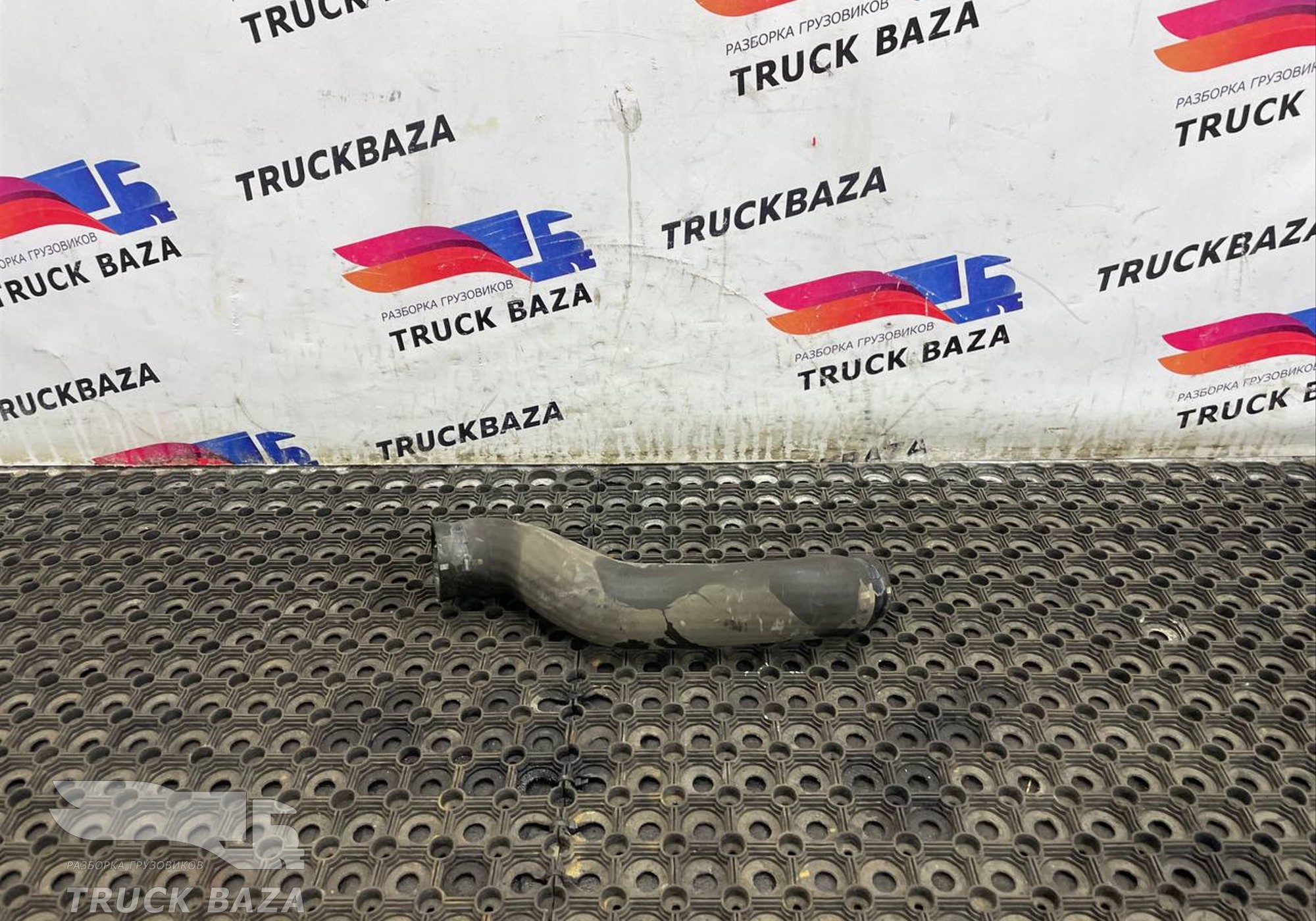 1810493 Патрубок радиатора для Daf XF106 (с 2012)