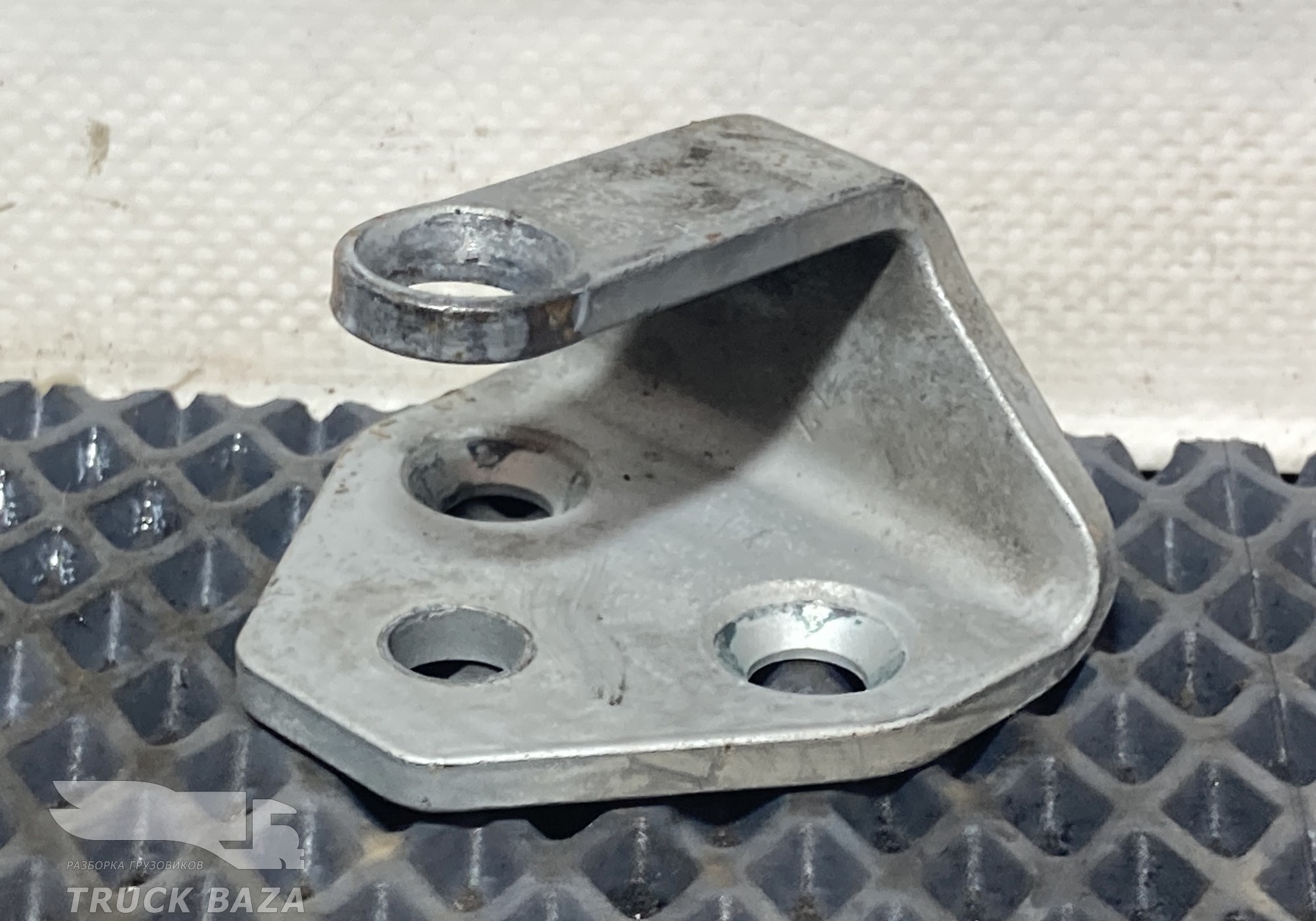 84201488 Ответная часть замка двери