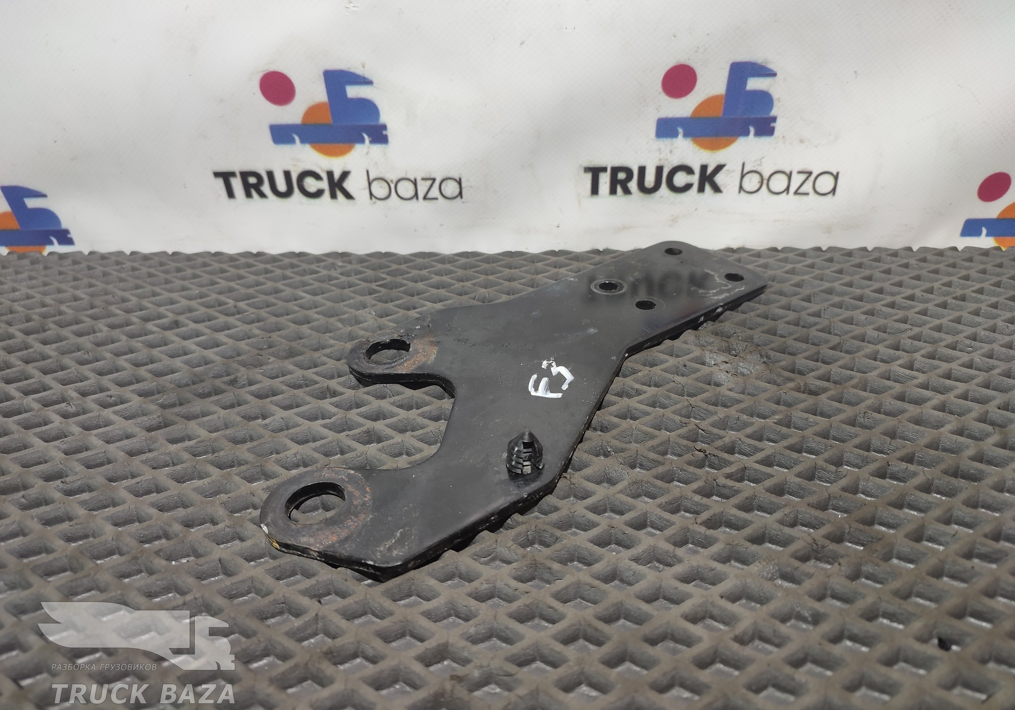 HC462A275CB Кронштейн предпускового клапана для Ford F-MAX (с 2018)