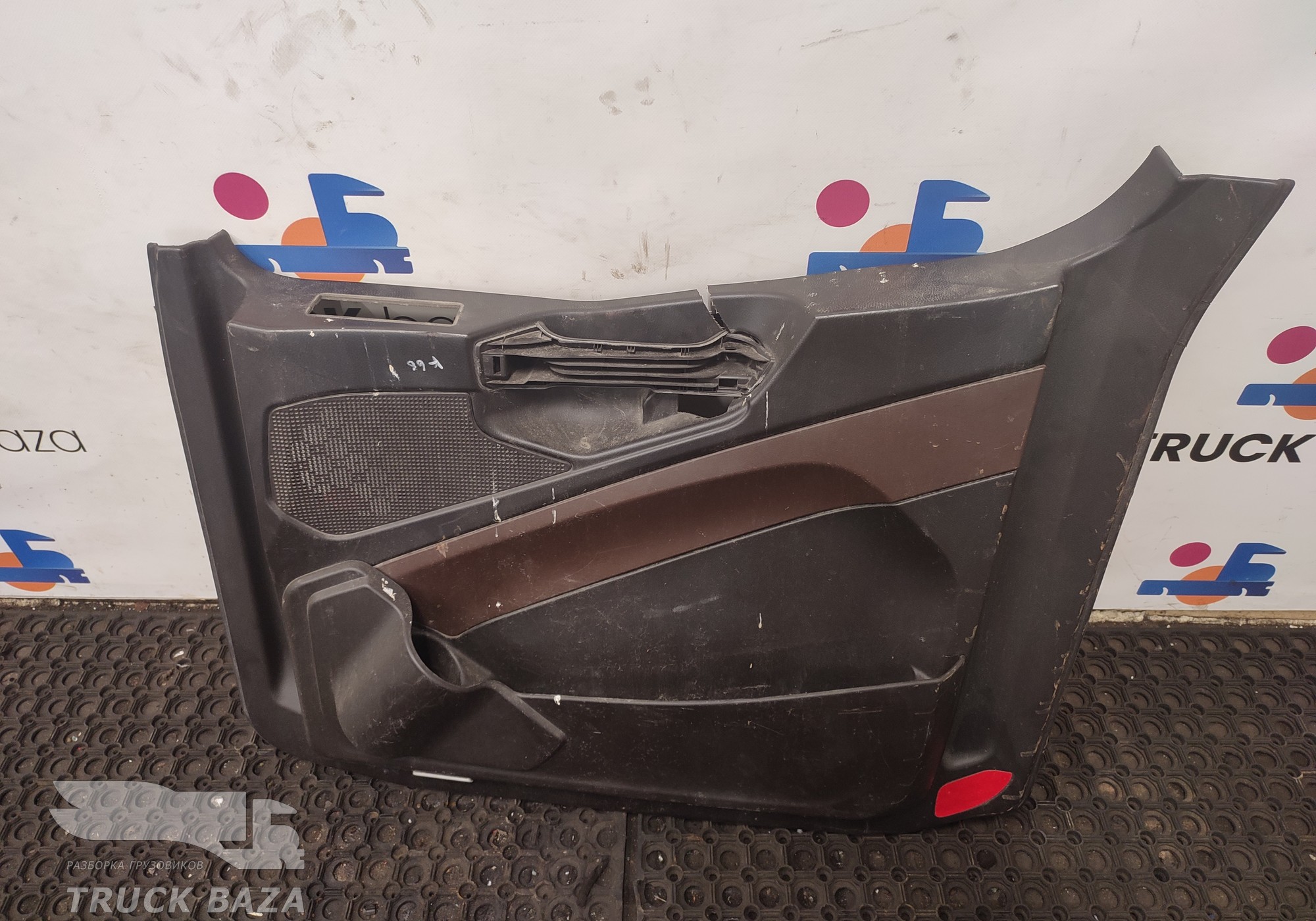 549016102020 Обшивка двери правой для КАМАЗ 54901