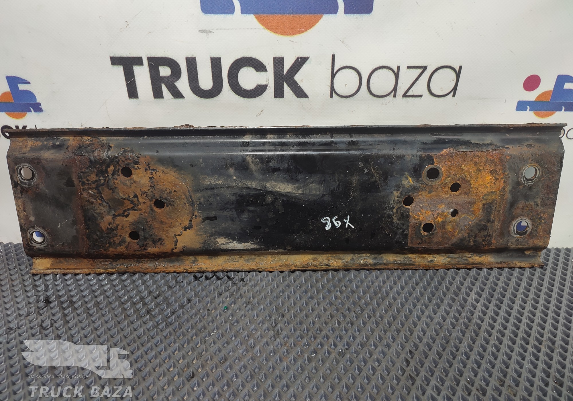 1725904 Планка прижимная АКБ для Daf XF105 (с 2005)