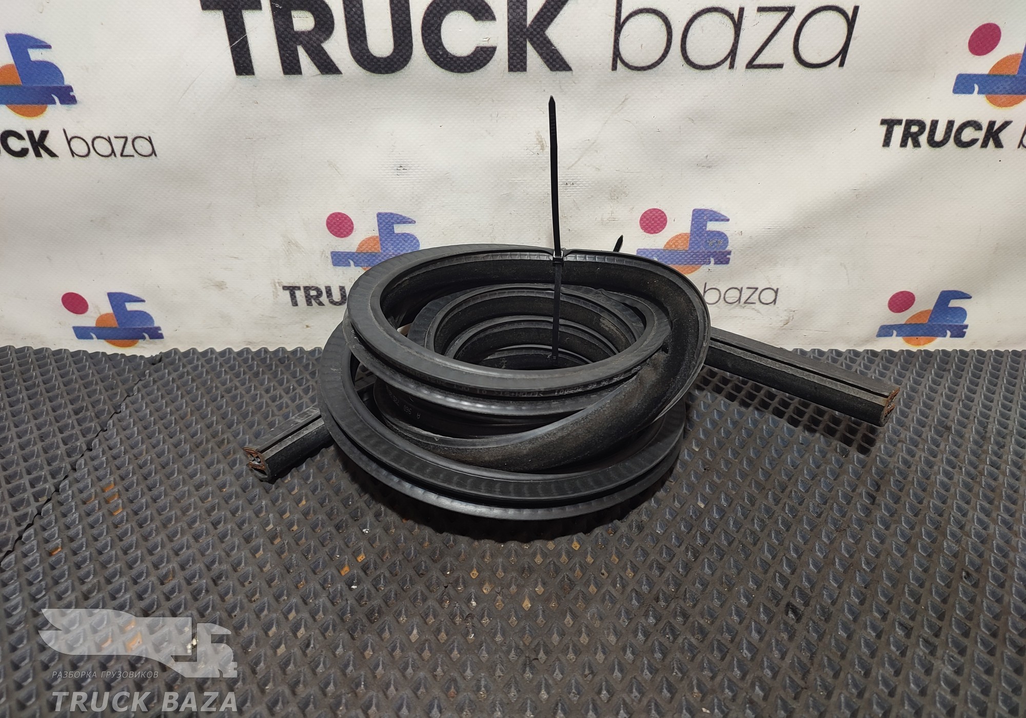 9607252666 Уплотнитель стекла двери для КАМАЗ