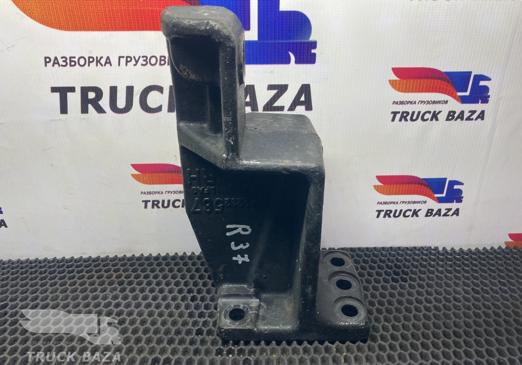 82232587 Кронштейн бампера переднего правый для Renault T (с 2013)