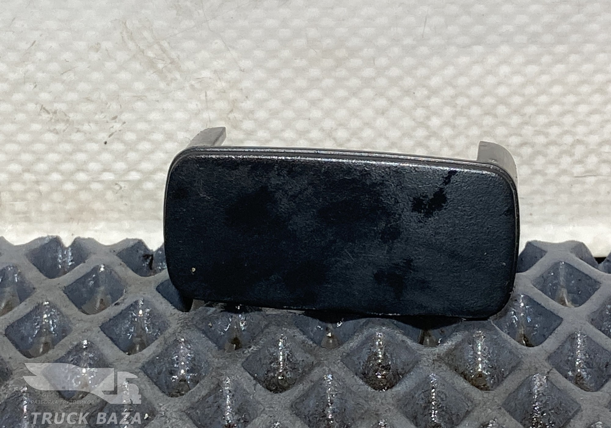 1448133 Заглушка кнопки для Scania 5-series T (с 2004 по 2016)