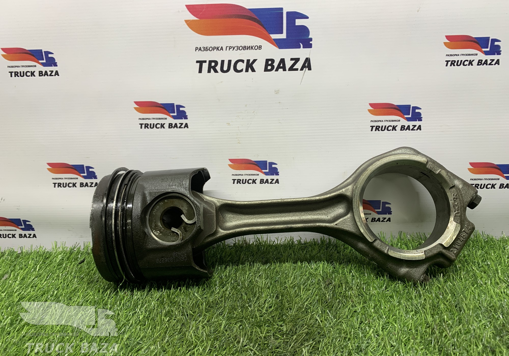 2132582 Поршень c шатуном для Daf XF106 (с 2012)