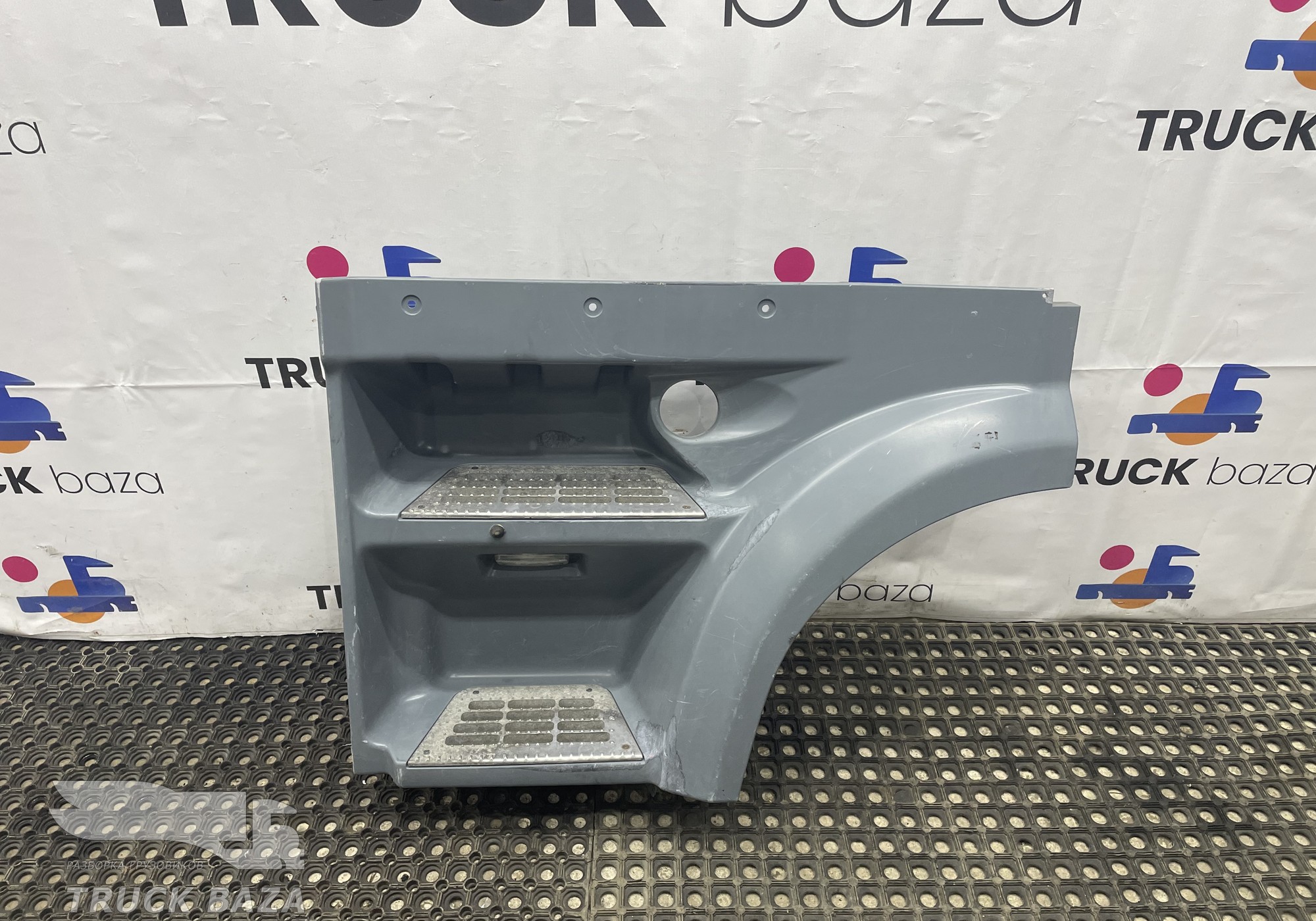 1836304 Корпус подножек левый для Daf XF105 (с 2005)