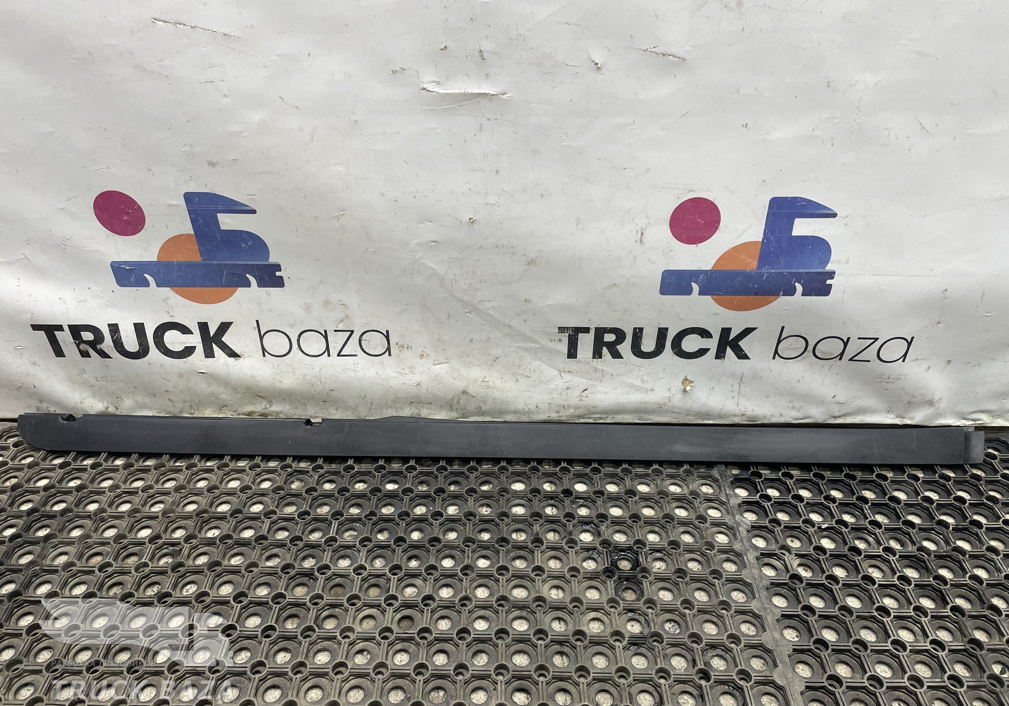 A9416982001 Молдинг крыши левый