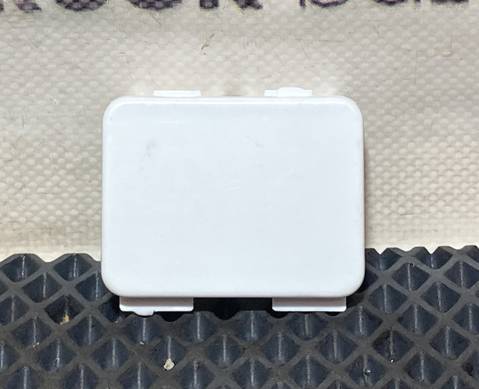 8715332 Заглушка бампера для Daf XF105