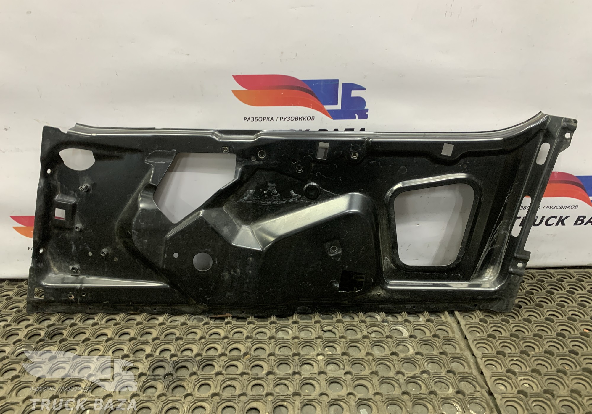 A9737201814 Кронштейн стеклоподъемника правый