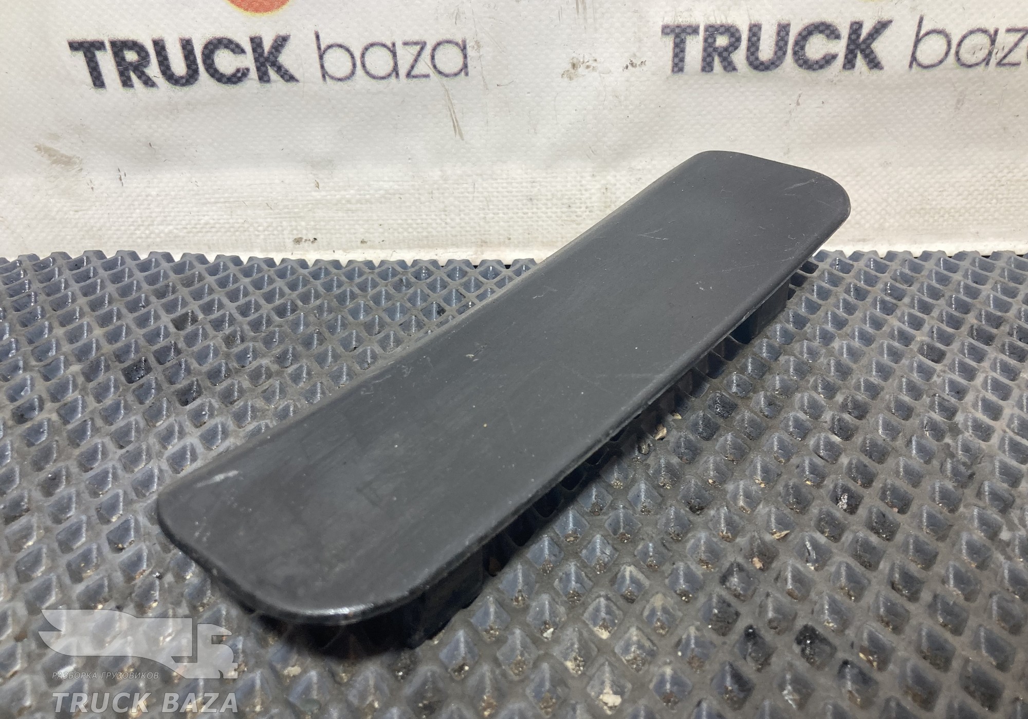 8161950 Накладка салона