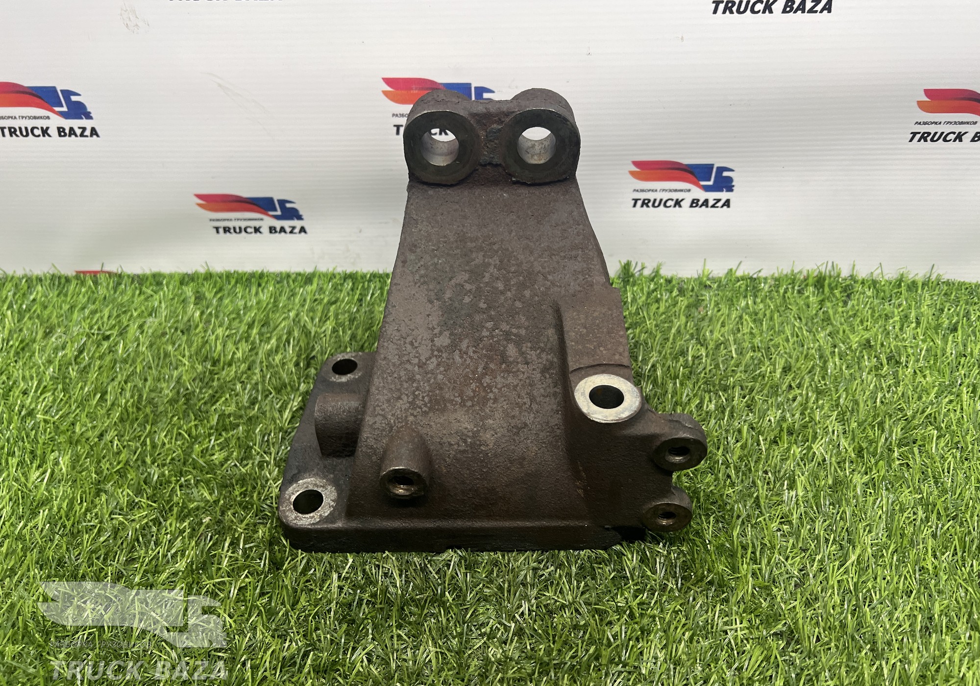 A4572004570 Кронштейн двигателя передний