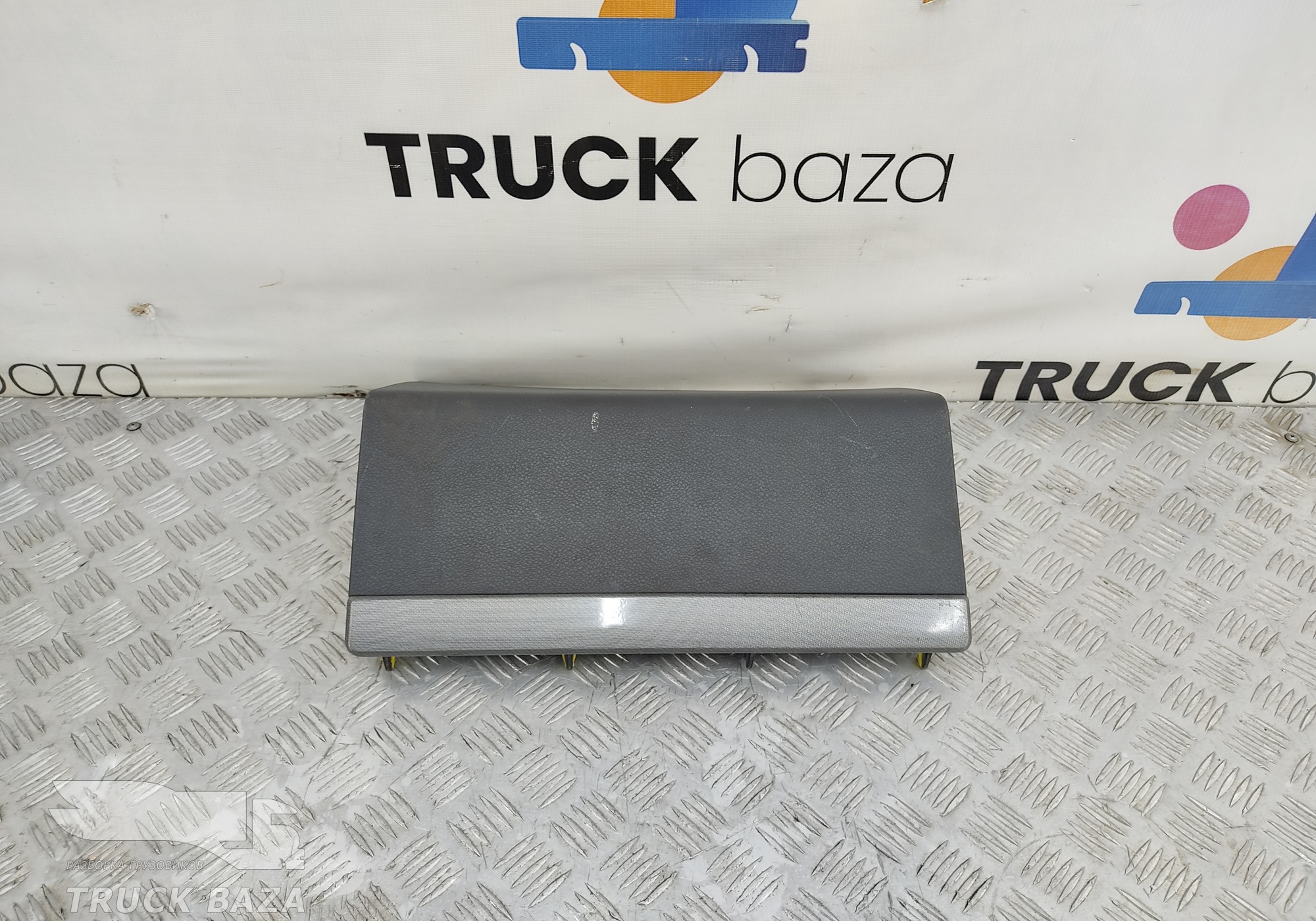 DZ93189580151 Крышка блока предохранителей для Shacman X3000 (с 2014)