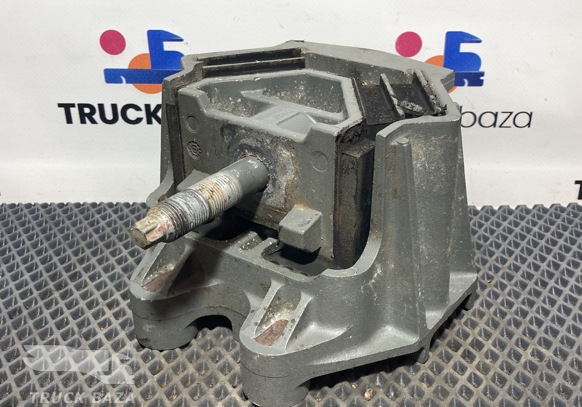 WG9925590280 Подушка двигателя передняя для Sinotruk Sitrak C7H