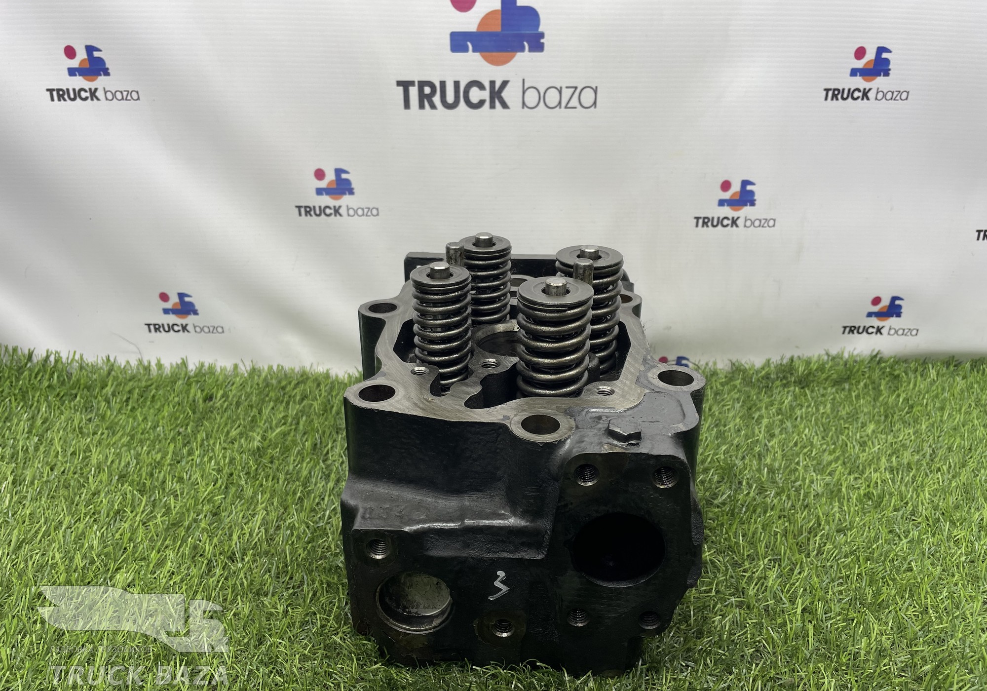 1743125 Головка блока цилиндров