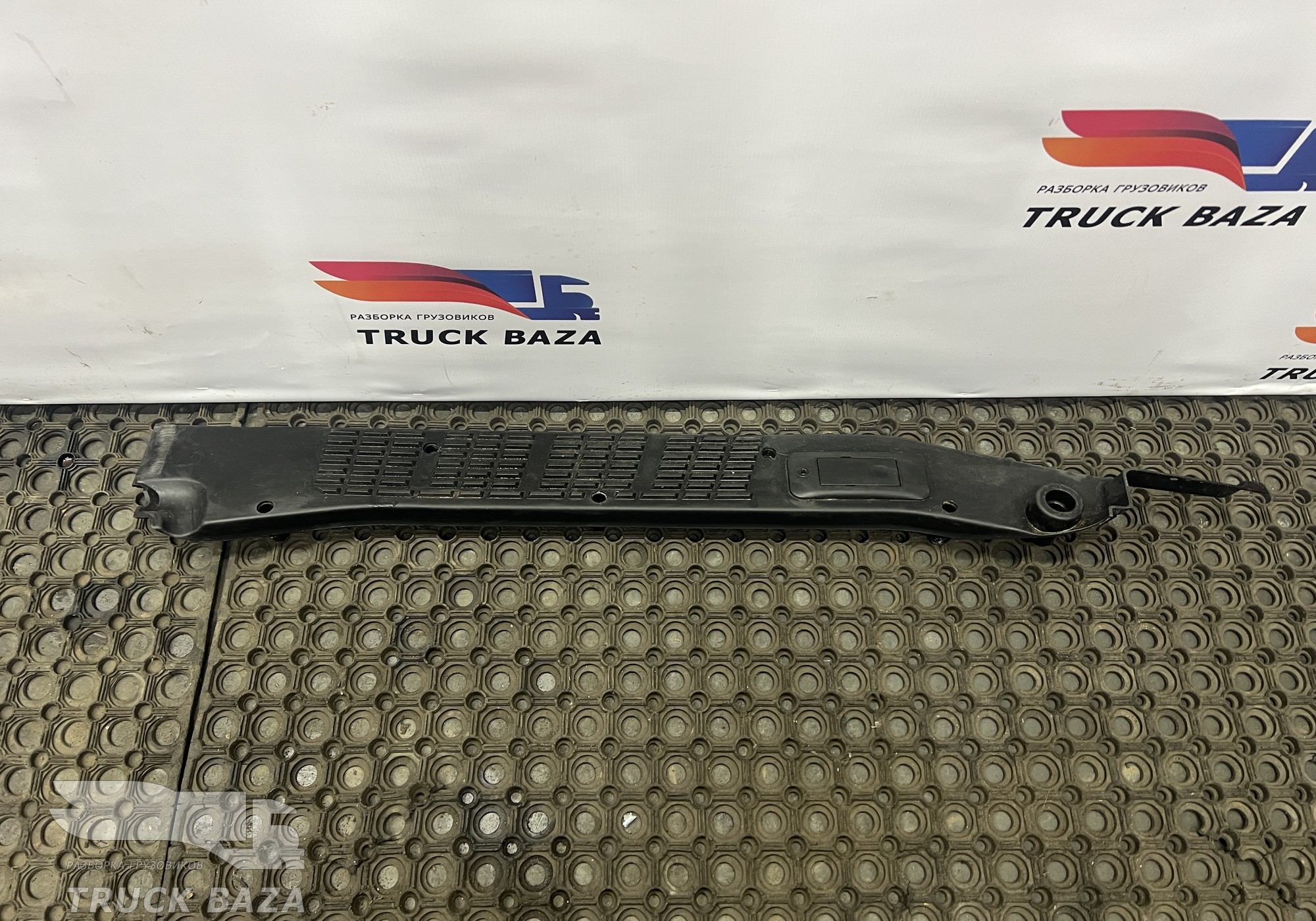 549015102117 Накладка порога левая для КАМАЗ 54901