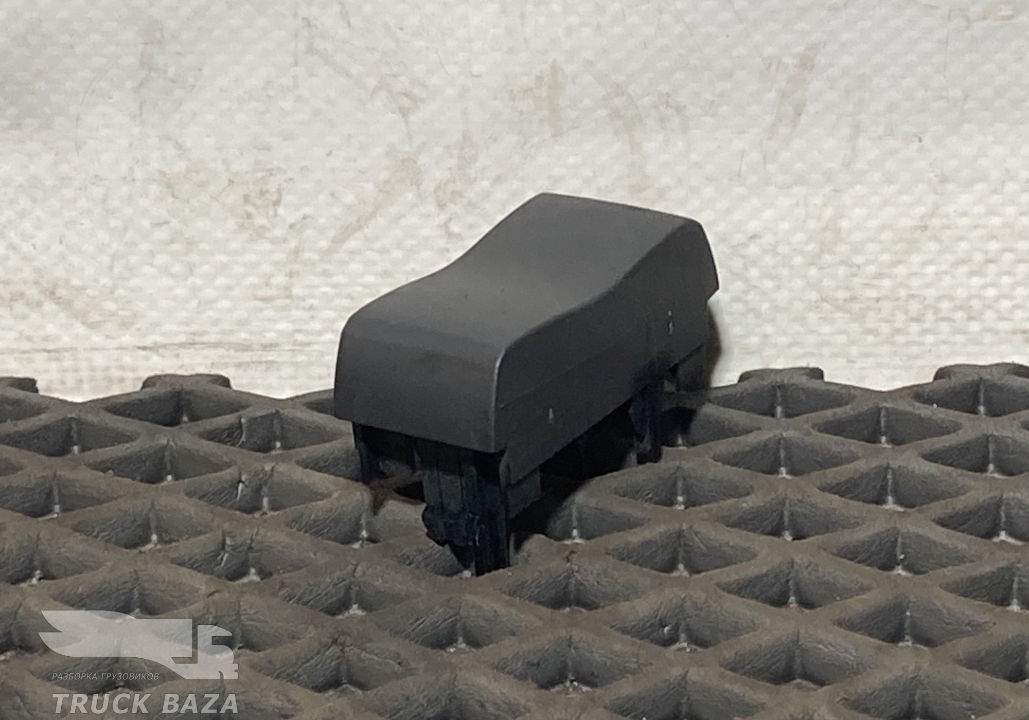 2258466 Заглушка кнопки для Scania 6-series R (с 2016)