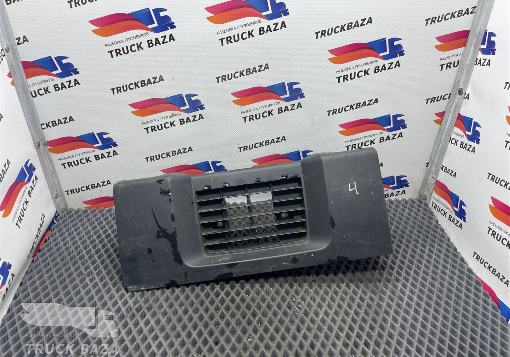 1848345 Накладка декоративная правая для Daf XF105 (с 2005)