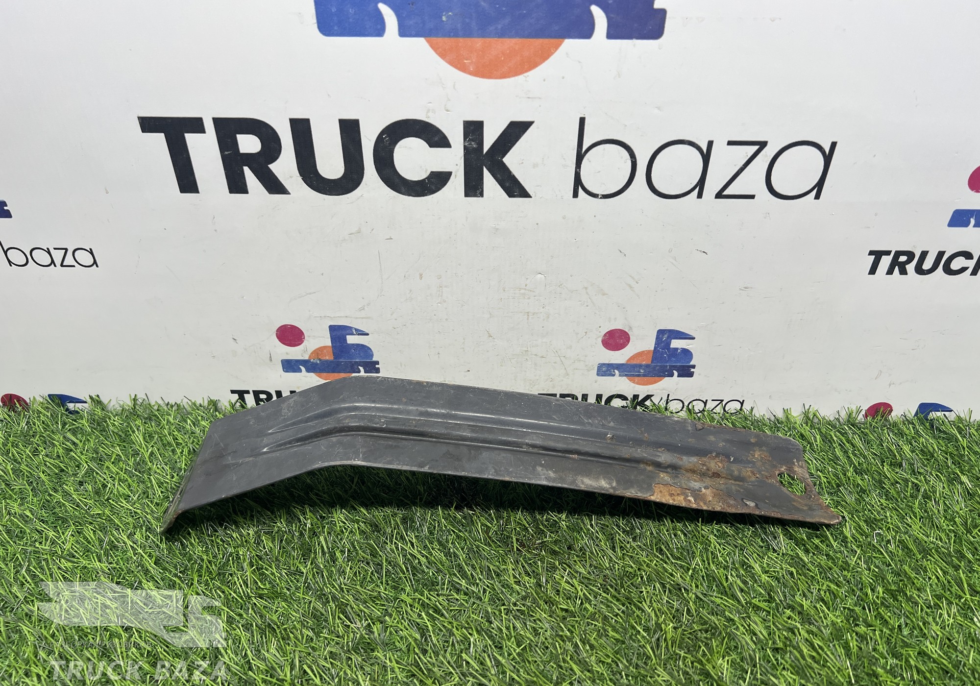 1479924 Кронштейн крыла