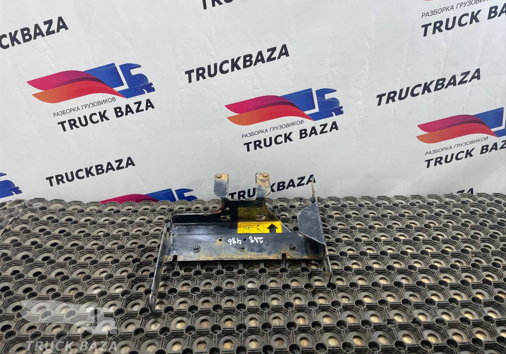 81978122326 Кронштейн ящика АКБ для Man TGX TG3 (с 2020)