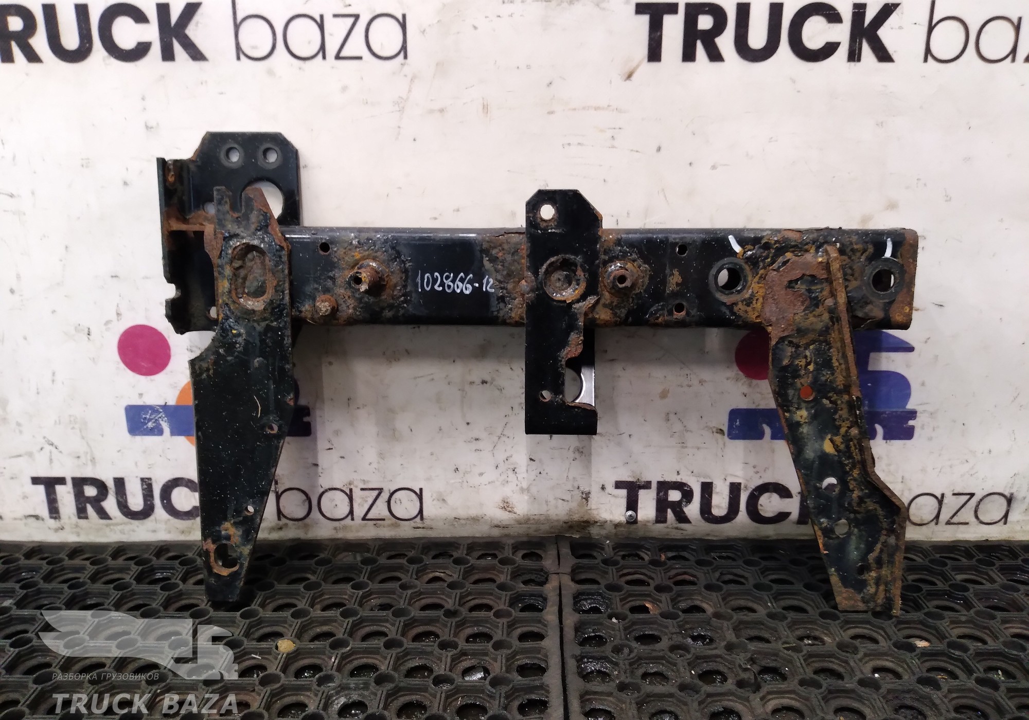 1690499 Кронштейн крыла переднего правого для Daf CF