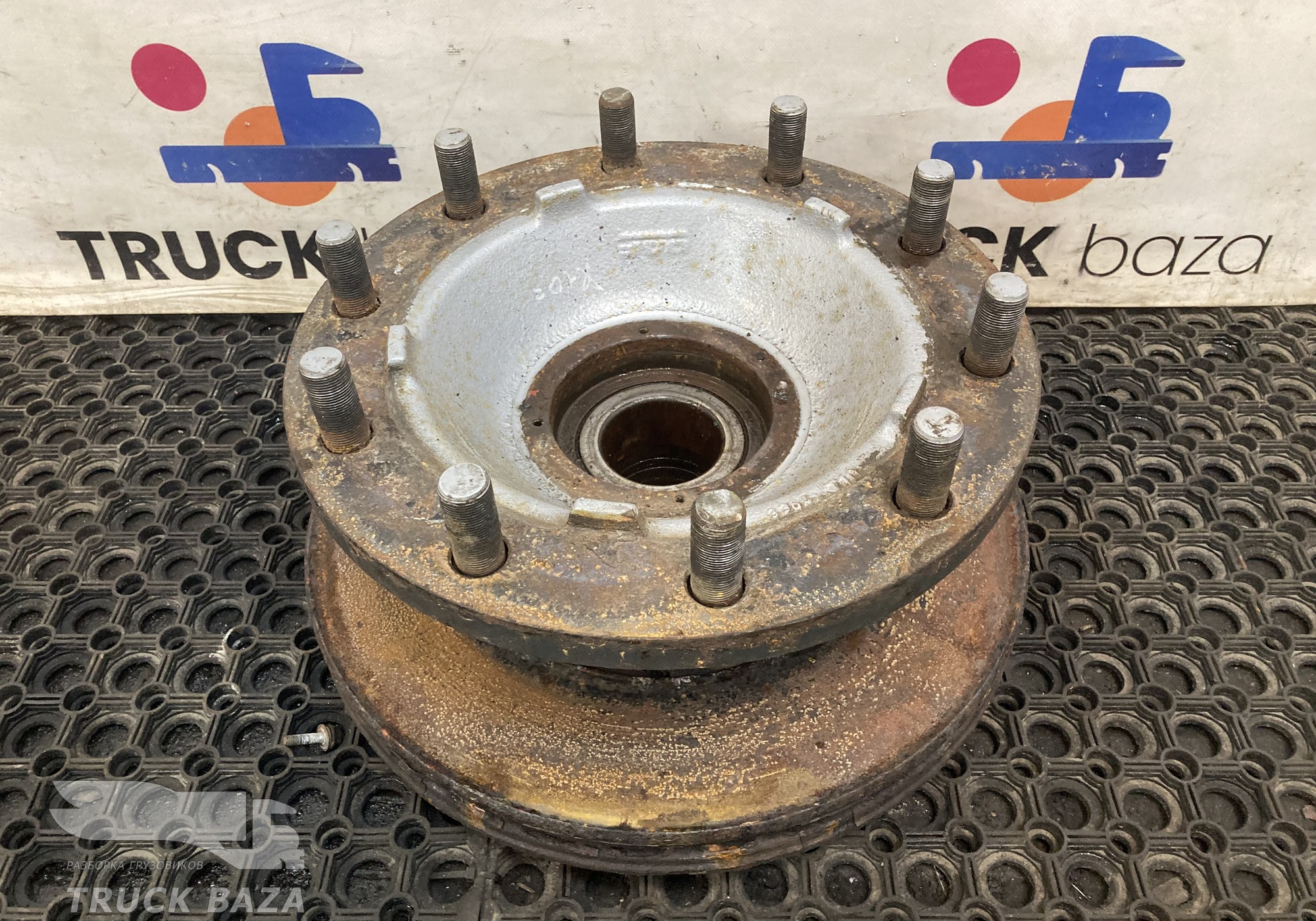 1818004 Ступица передняя