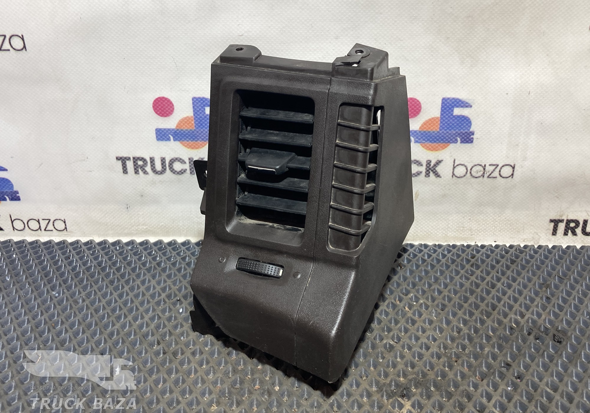 549018103140 Дефлектор воздушный правый для КАМАЗ 54901