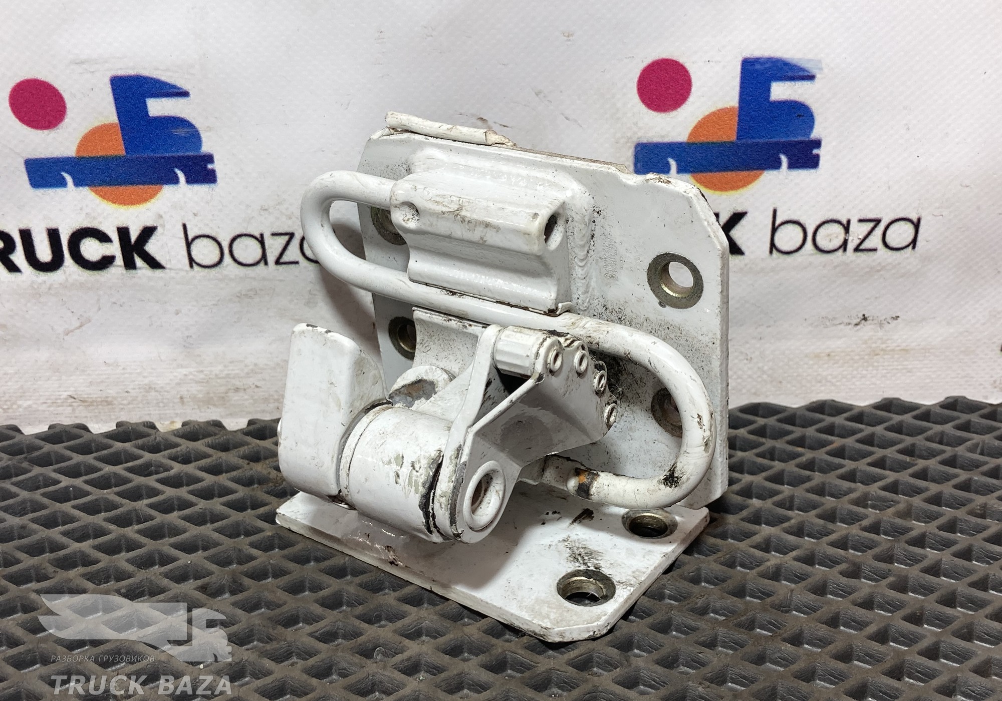 81626906052 Петля двери верхняя правая для Sinotruk Sitrak C7H