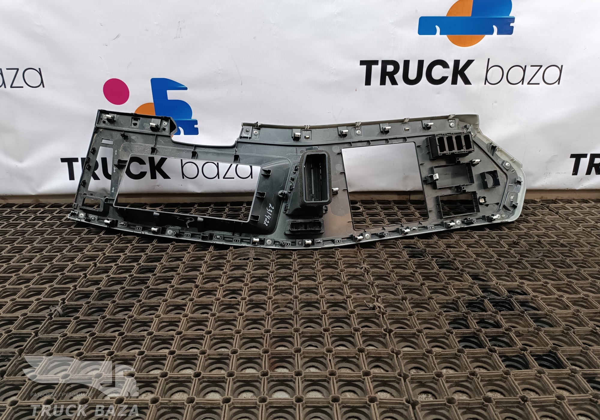 Накладка торпедо для DongFeng GX DFH4180