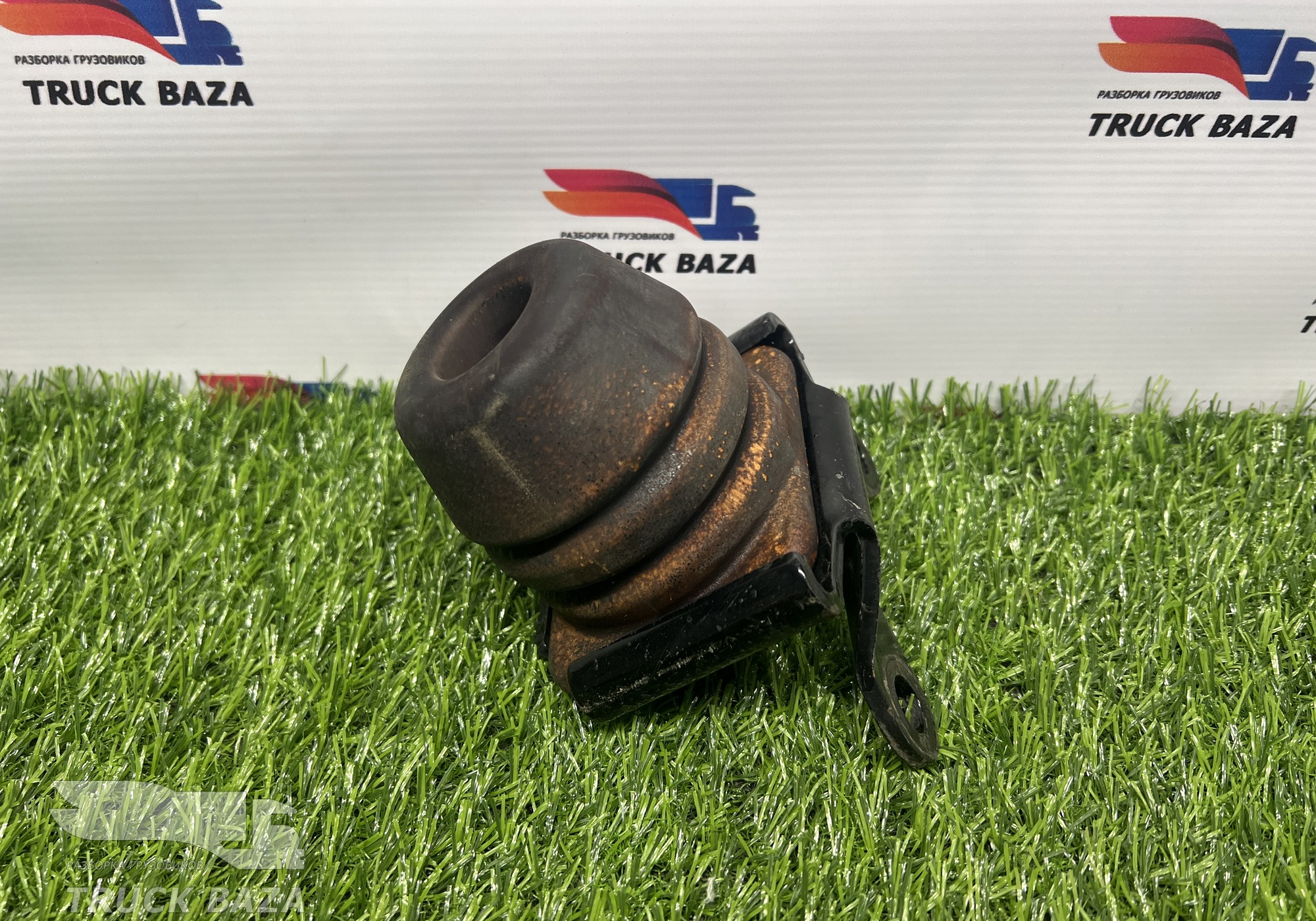 81414016036 Отбойник передней рессоры