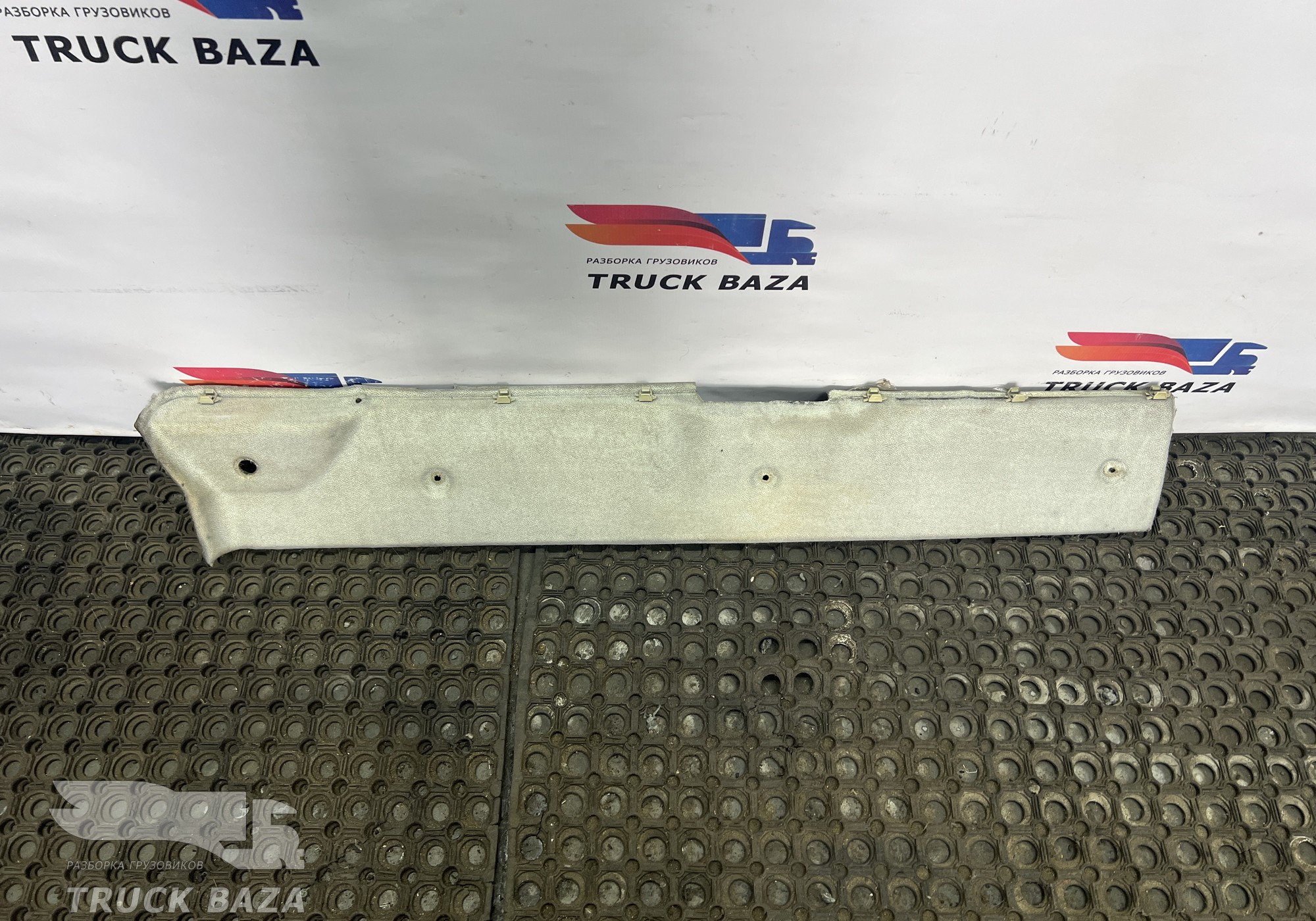 504163846 Обшивка салона правая для Iveco Stralis I (с 2002)