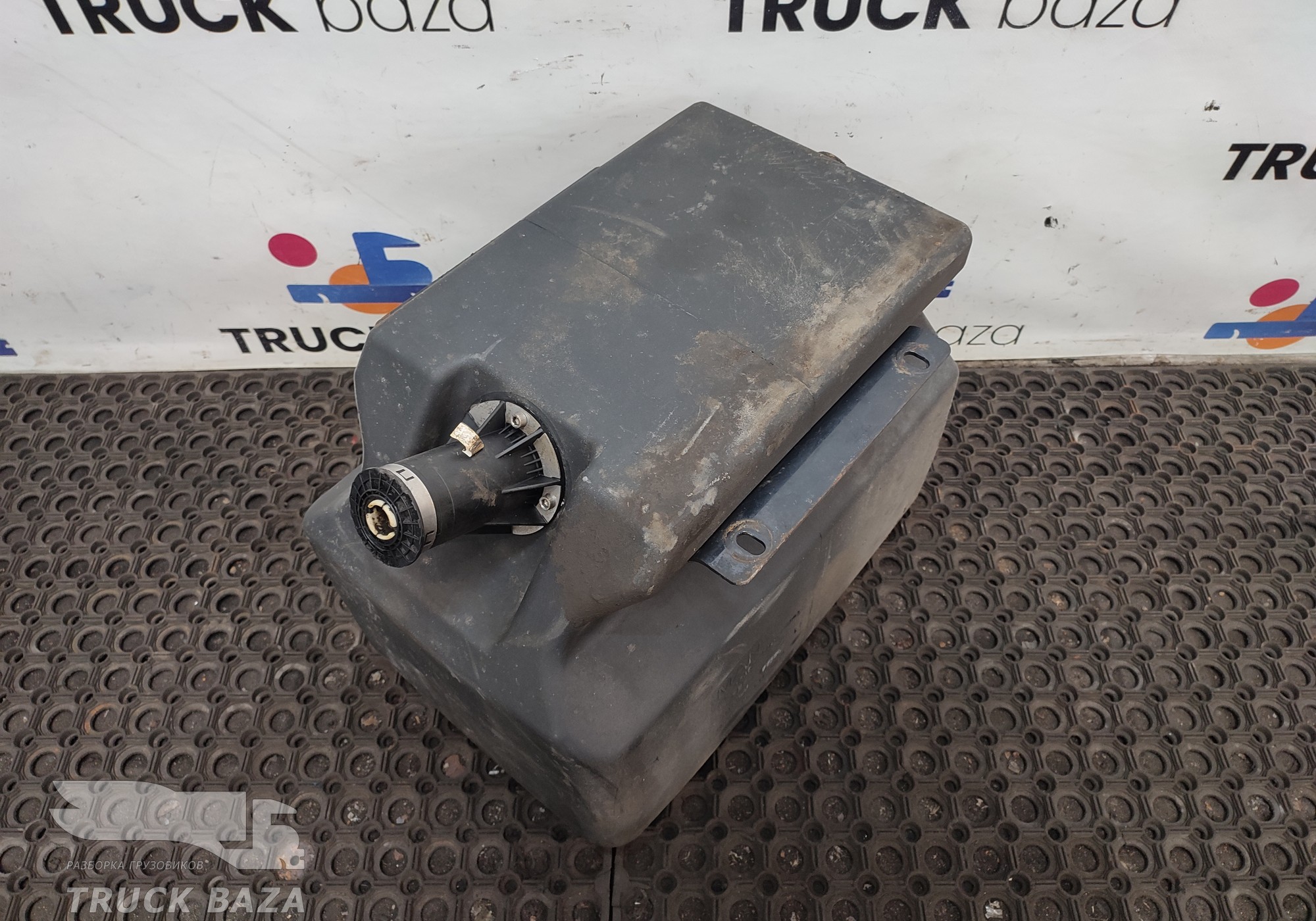 81154025006 Бак AdBlue для Man