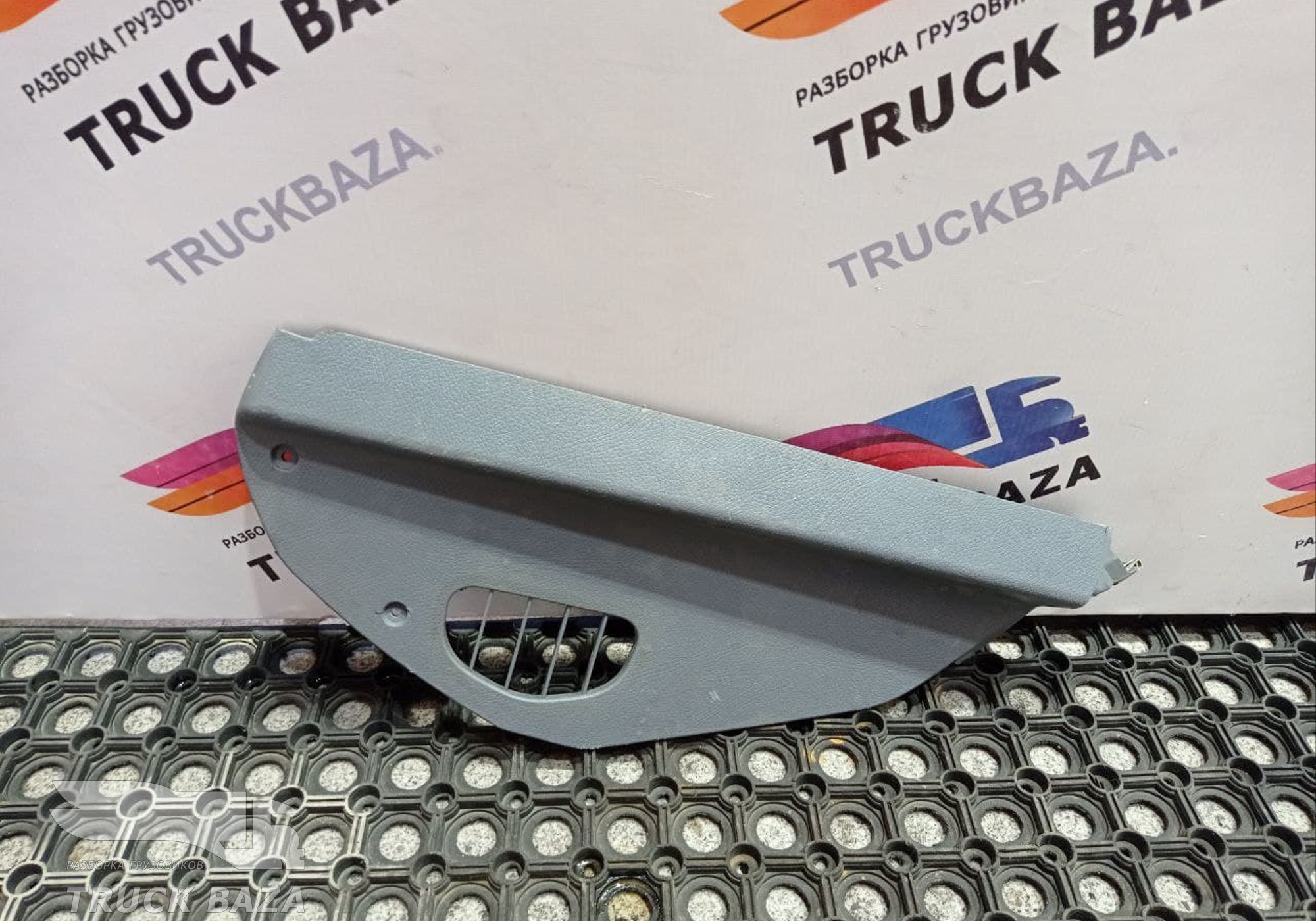 9406802806 Накладка на торпедо правая для Mercedes-Benz Atego I (с 1998 по 2004)