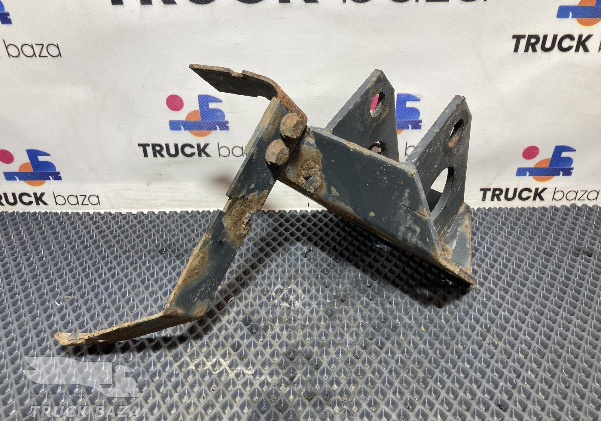 1629924 Кронштейн стабилизатора заднего левый для Daf XF105 (с 2005)