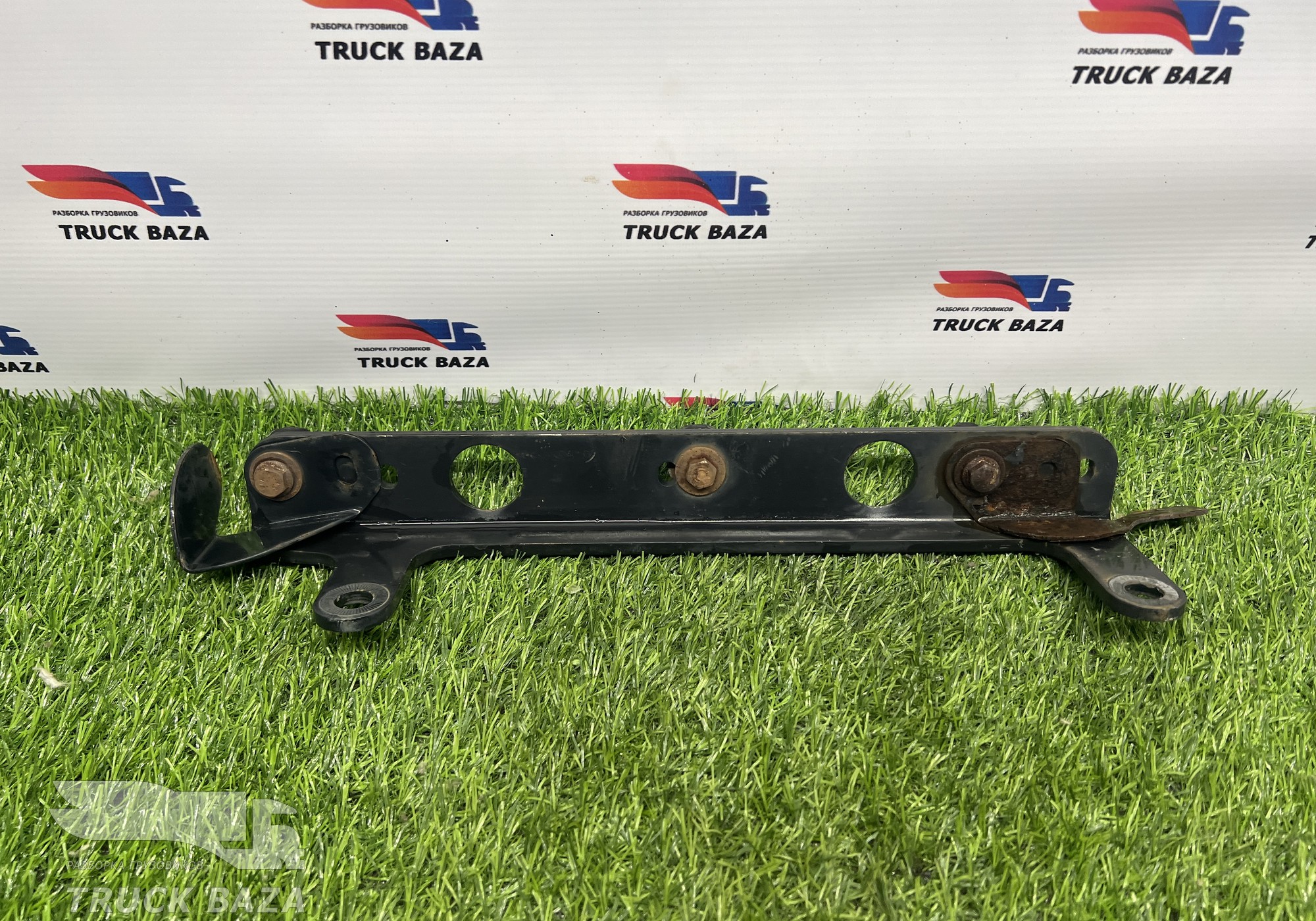 81429020342 Кронштейн трапа за кабиной