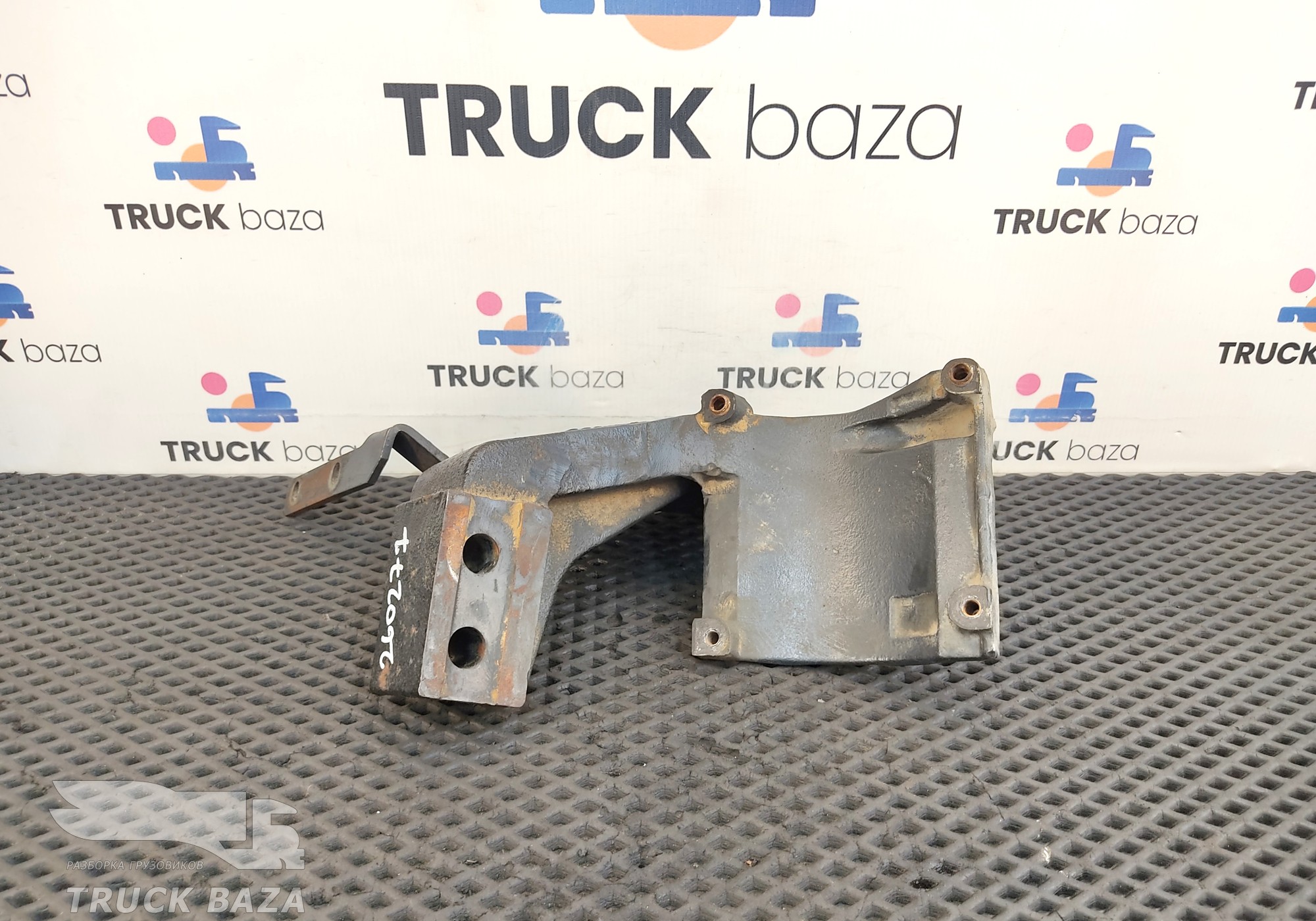 500307188 Кронштейн двигателя передний для Iveco