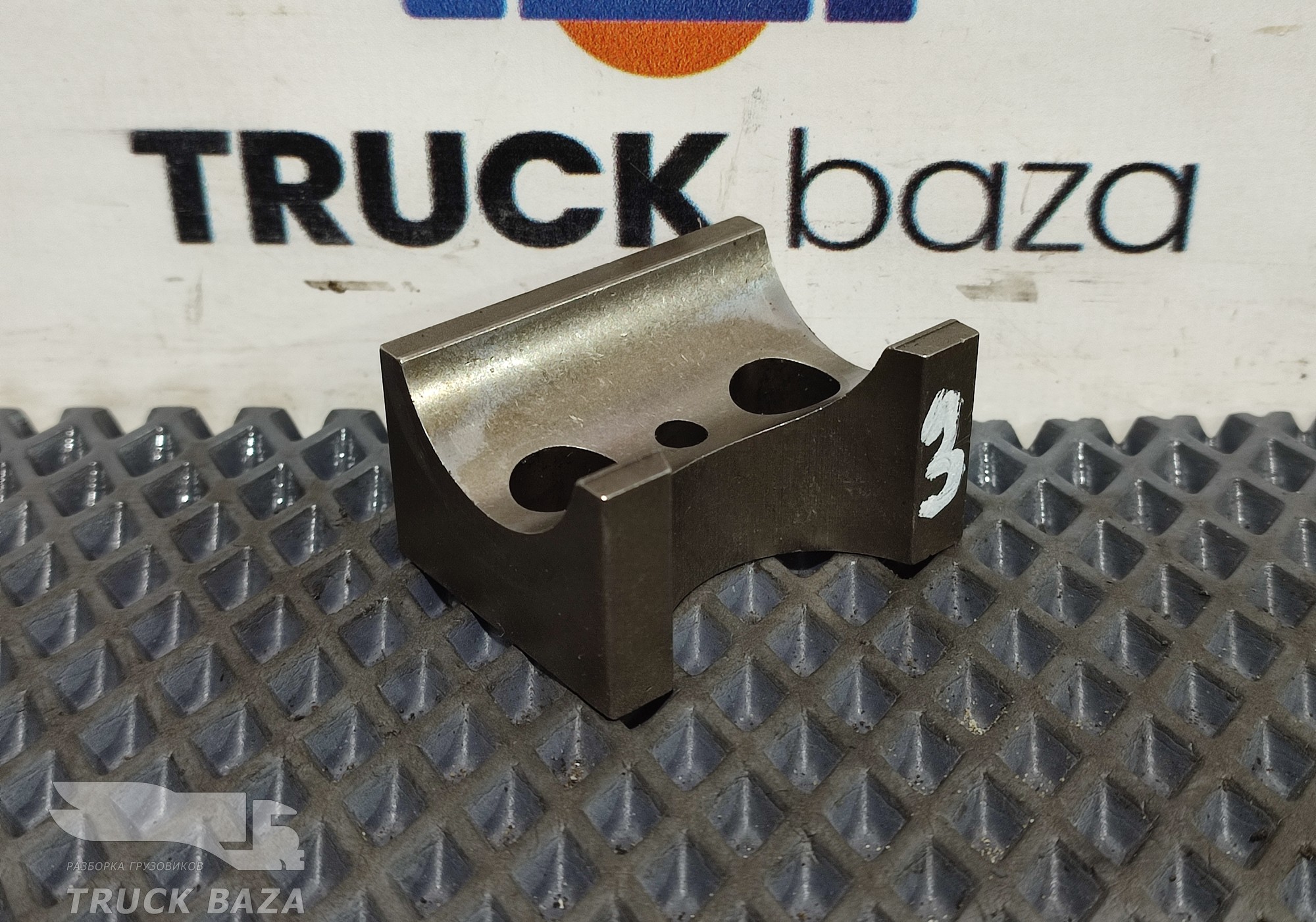 51042020136 Кронштейн вала рокеров для Man