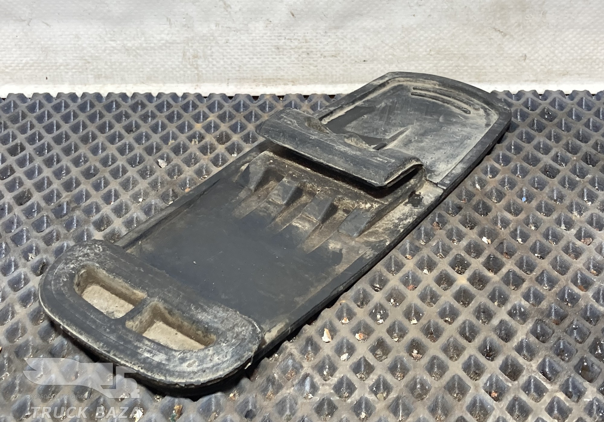 1927847 Крепеж заднего крыла верхней части для Daf XF105 (с 2005)