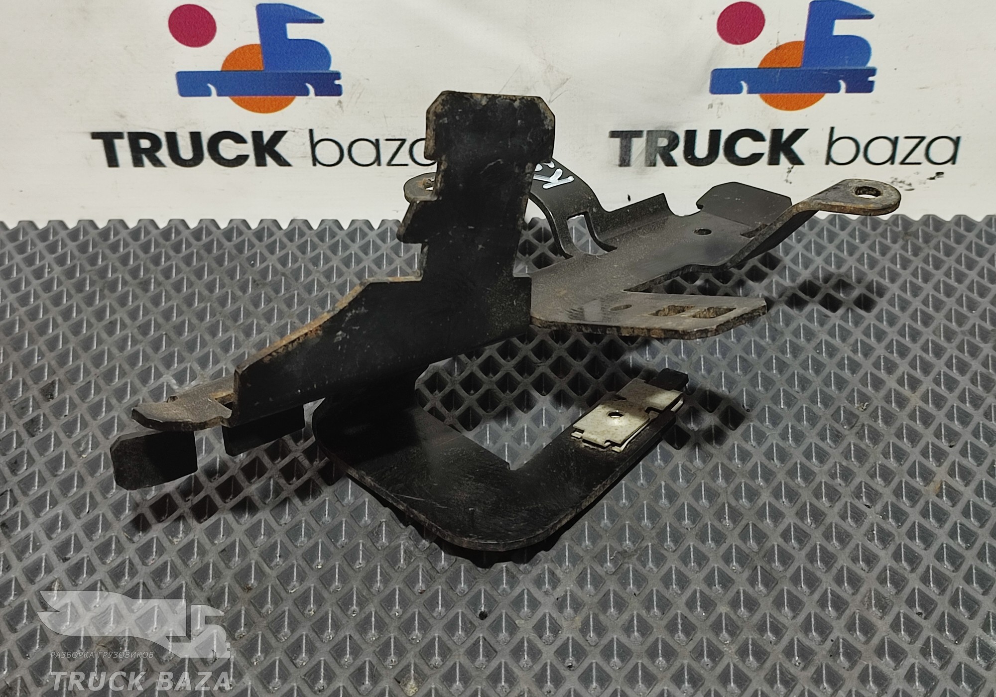 9444290440 Кронштейн проводки для КАМАЗ 5490