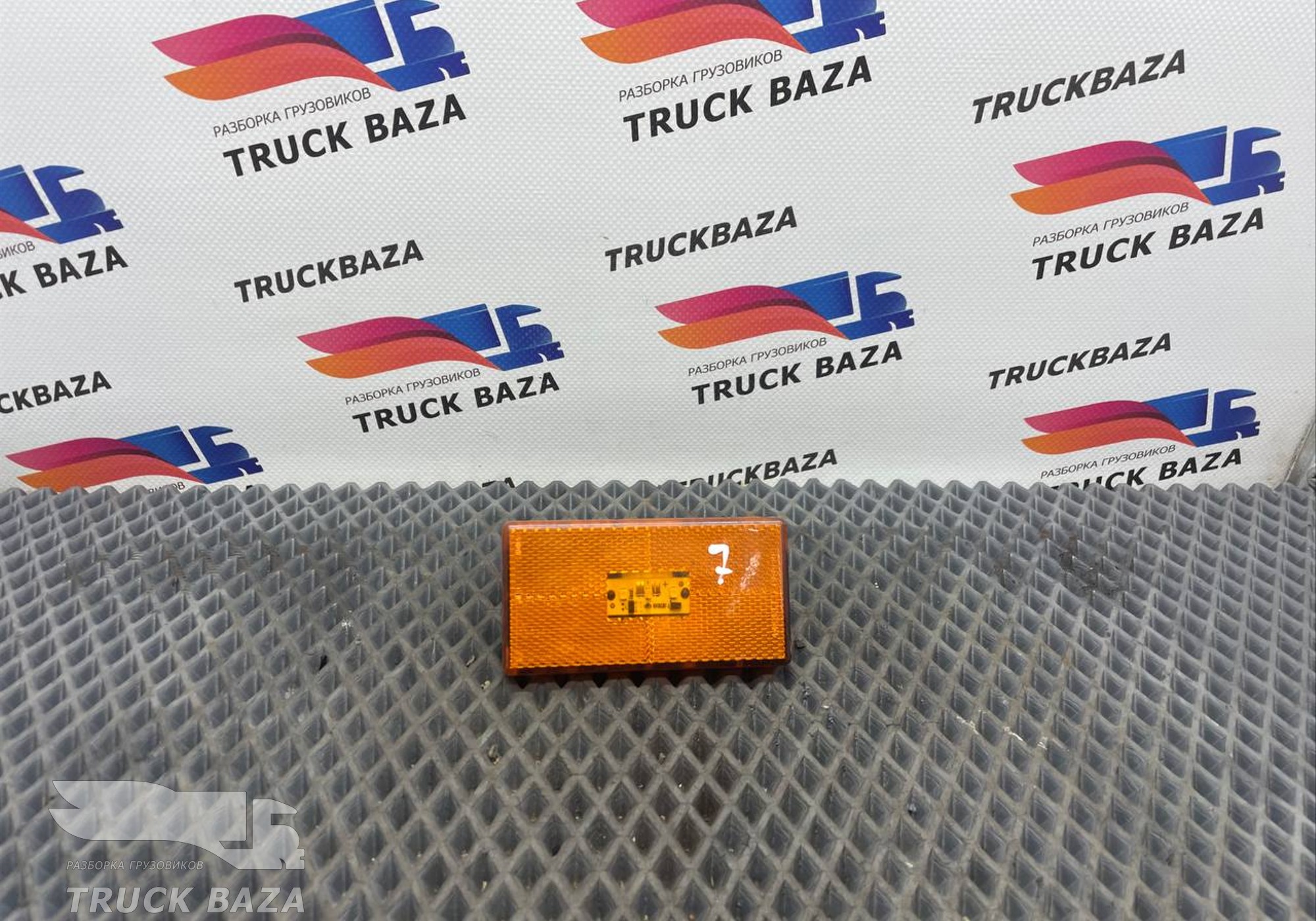 50373107 Габарит боковой для КАМАЗ 54901