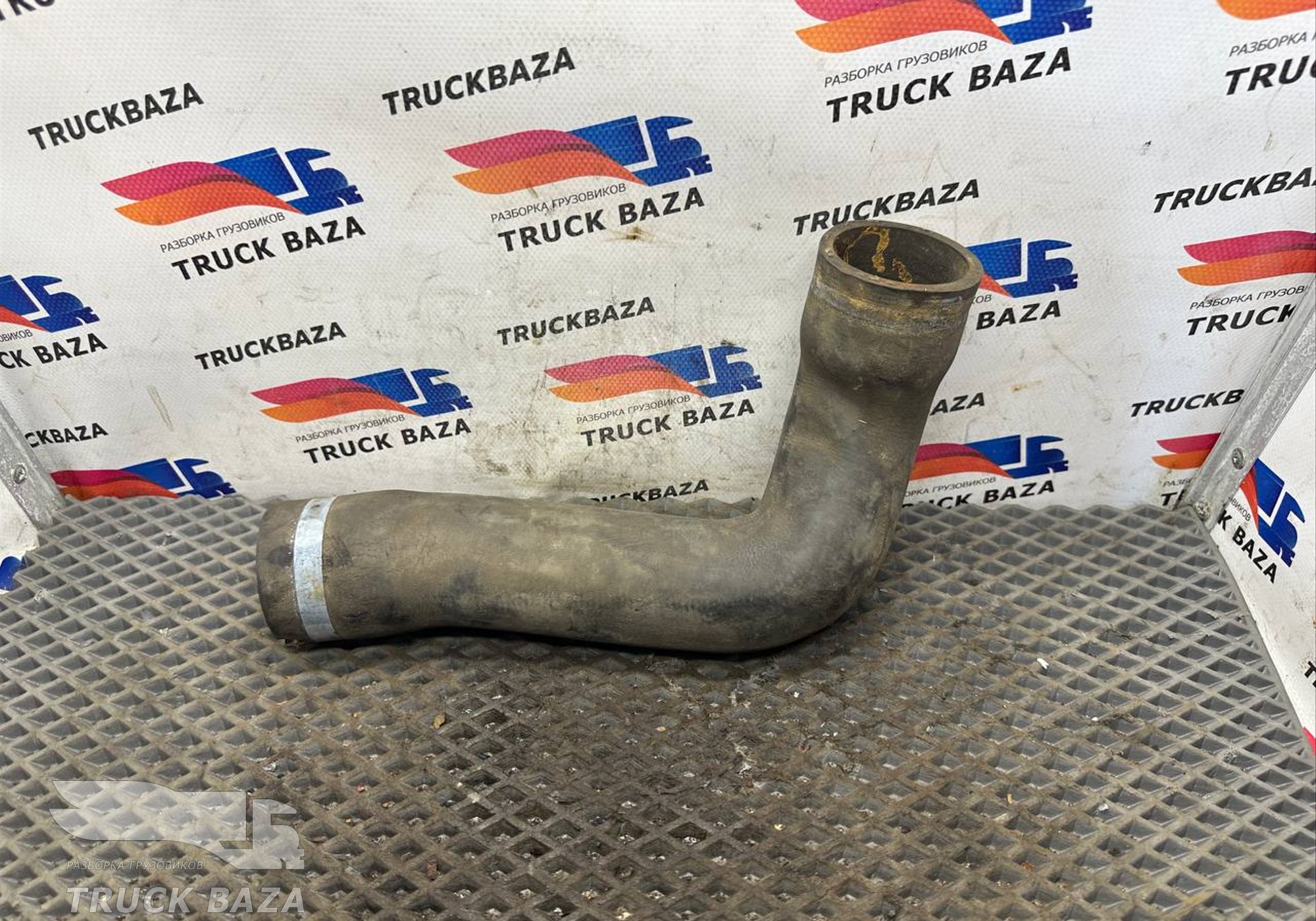 1377231 Патрубок радиатора для Scania 5-series R (с 2004 по 2016)